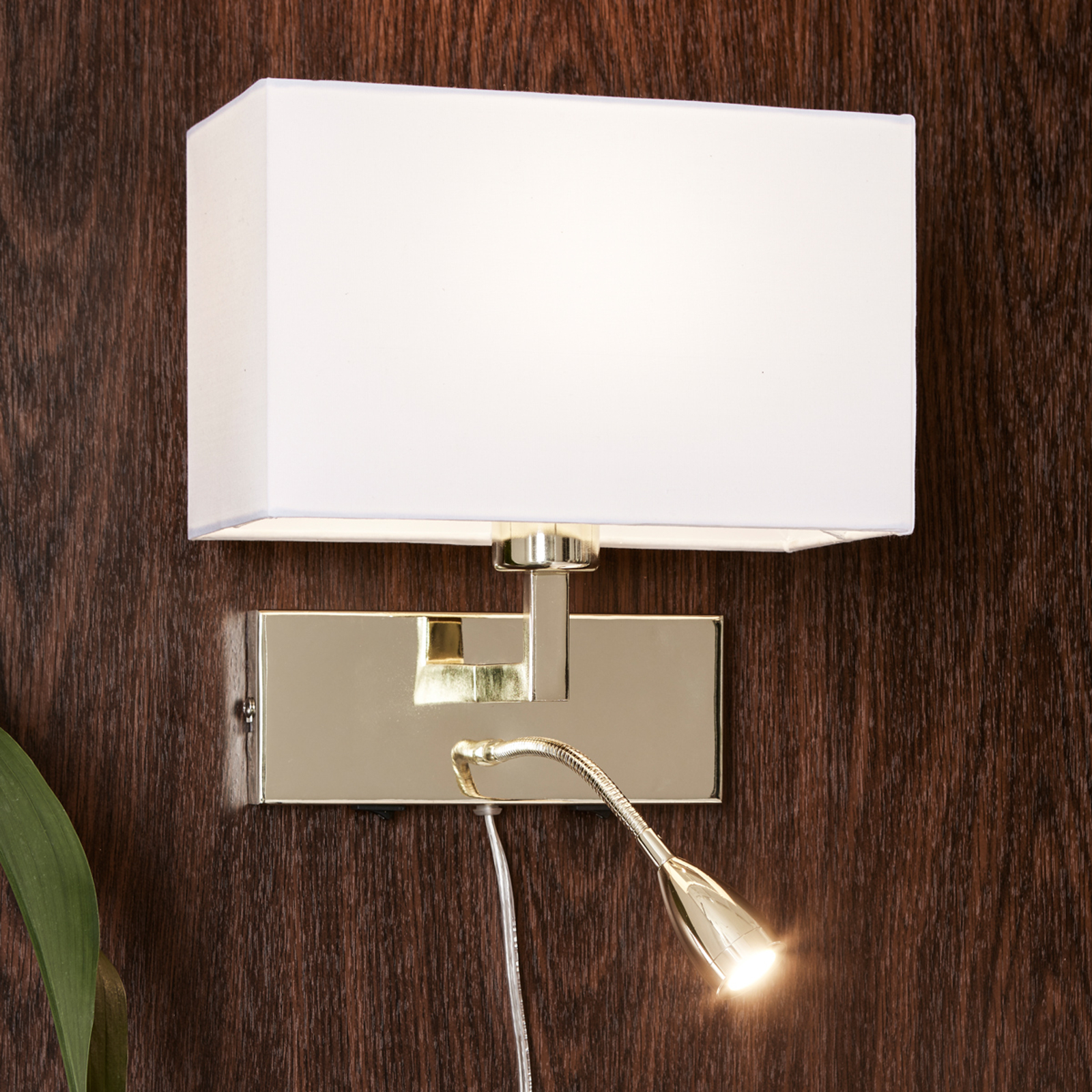 Med LED-läslampa – vägglampa Savoy