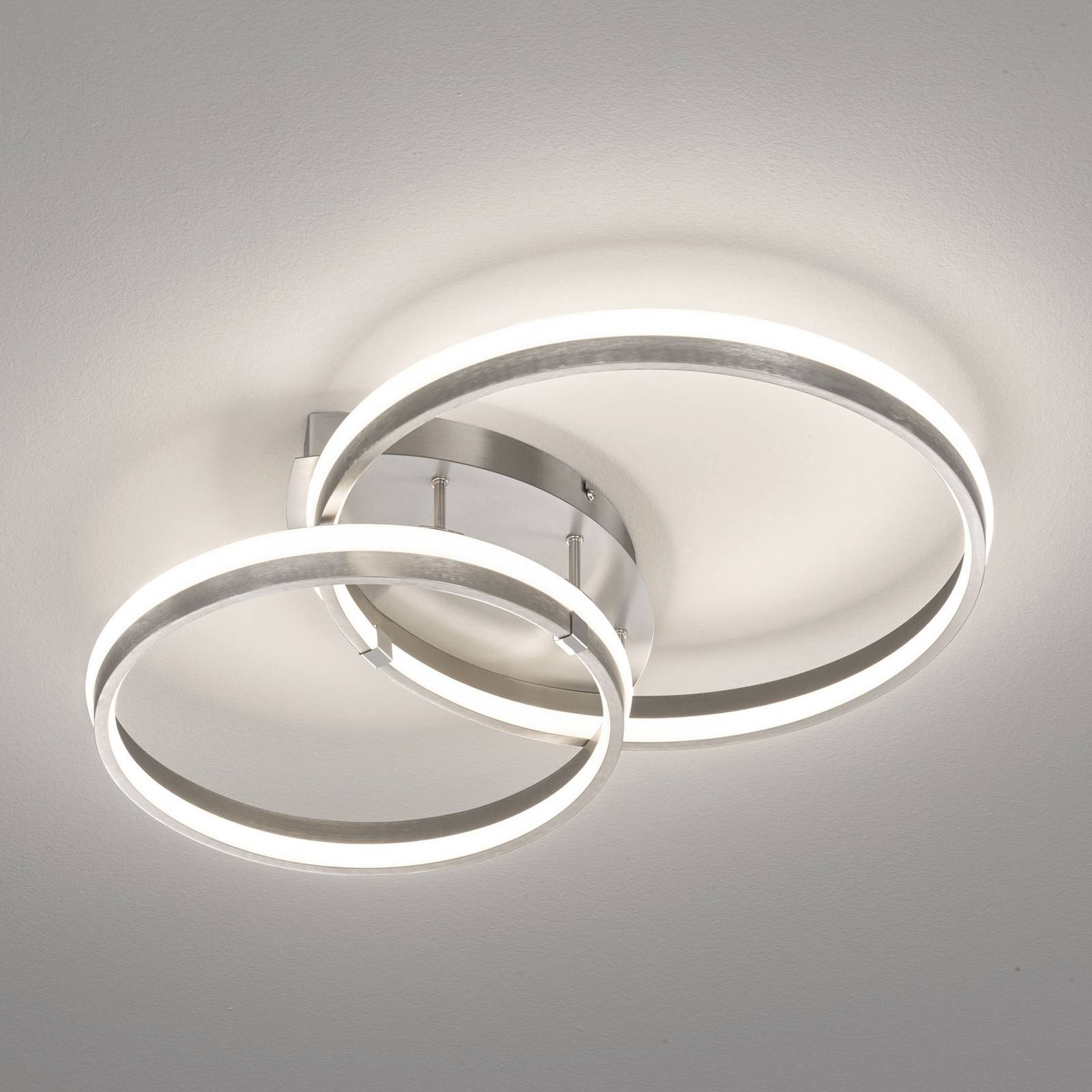 LED-taklampa Nomade, dimbar, nickelfärg