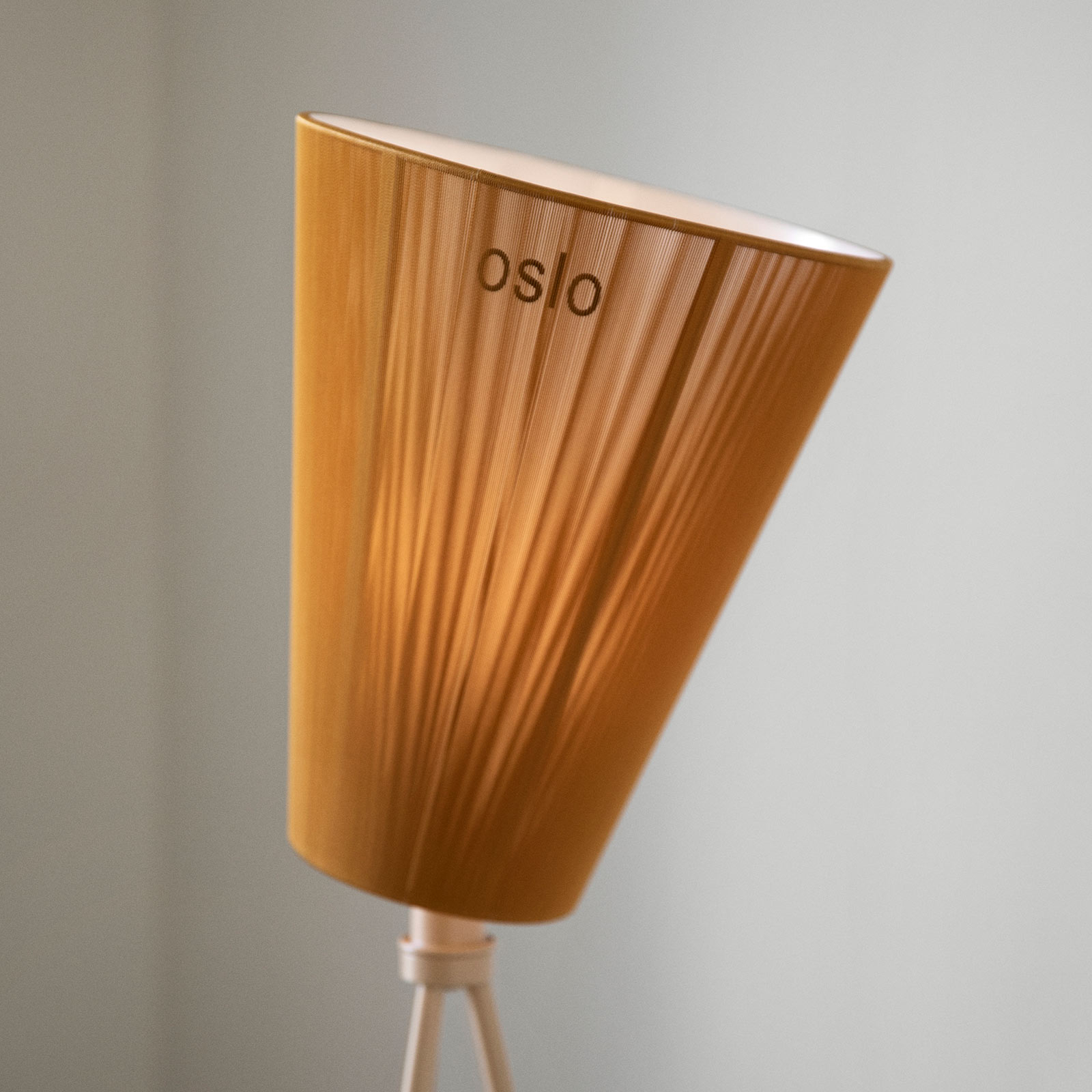 Northern Oslo Wood golvlampa karamell/beige