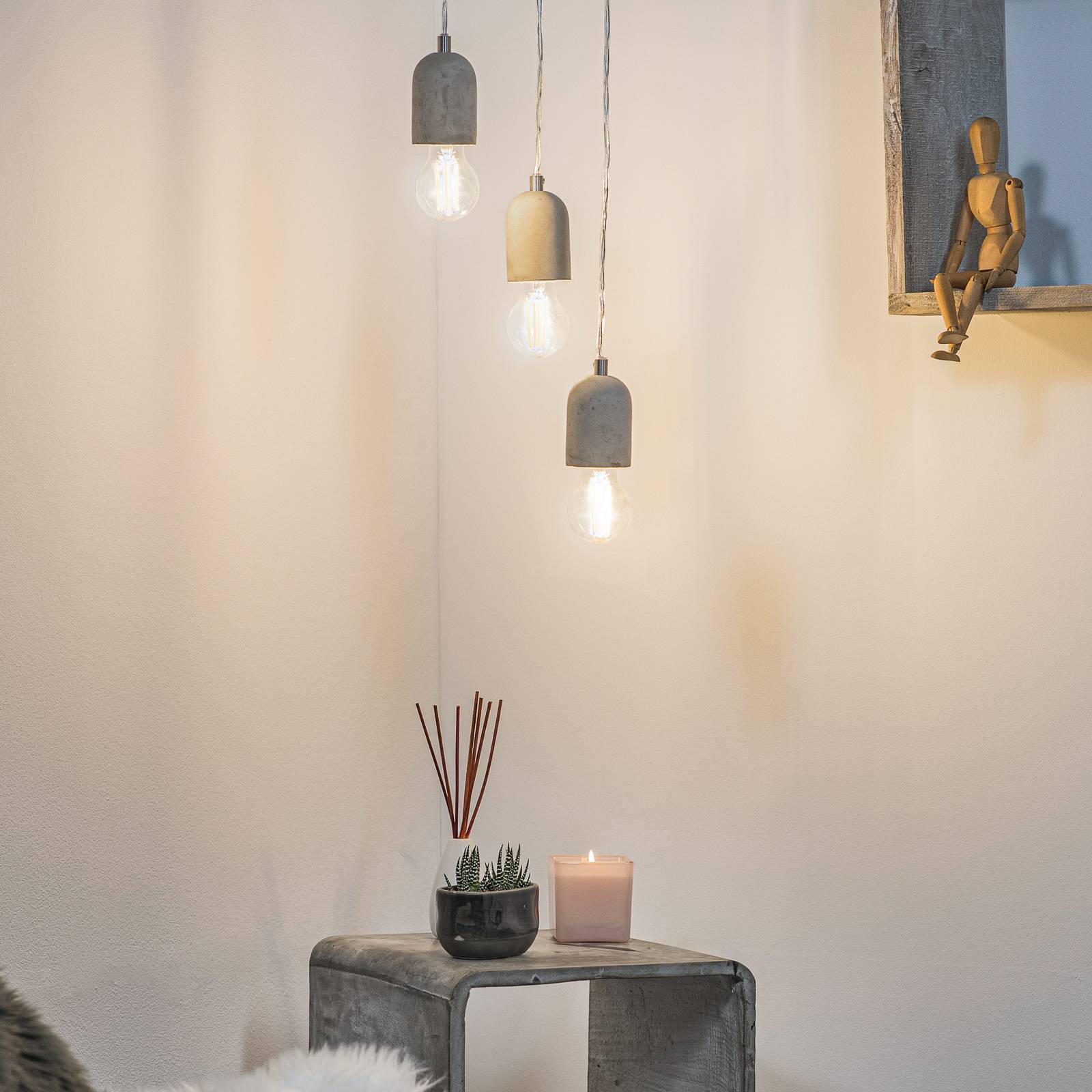 Minimalistiskt designad taklampa Silvares