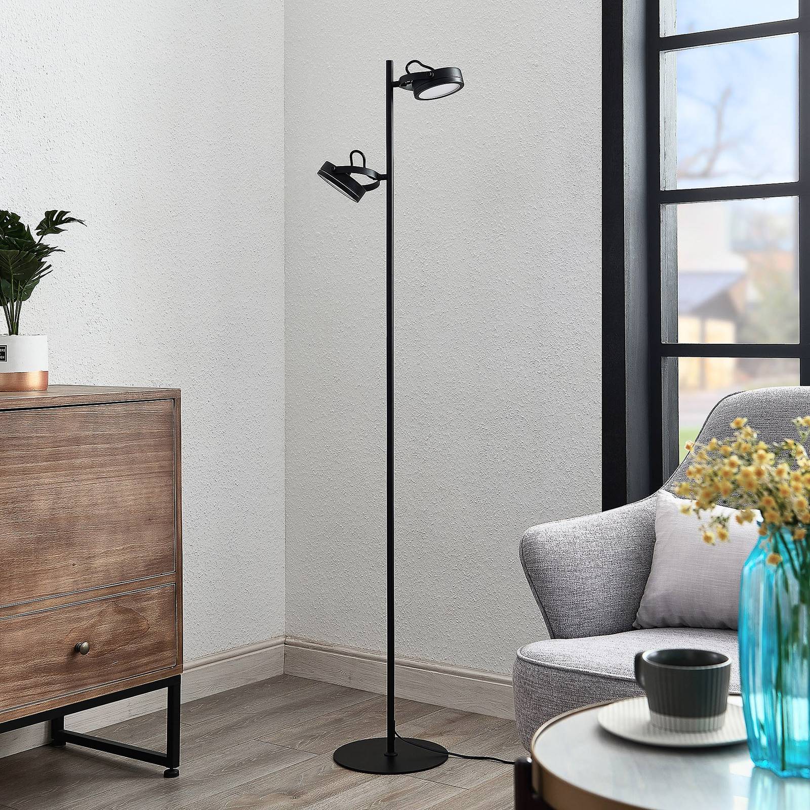 Lindby Omila LED-golvlampa