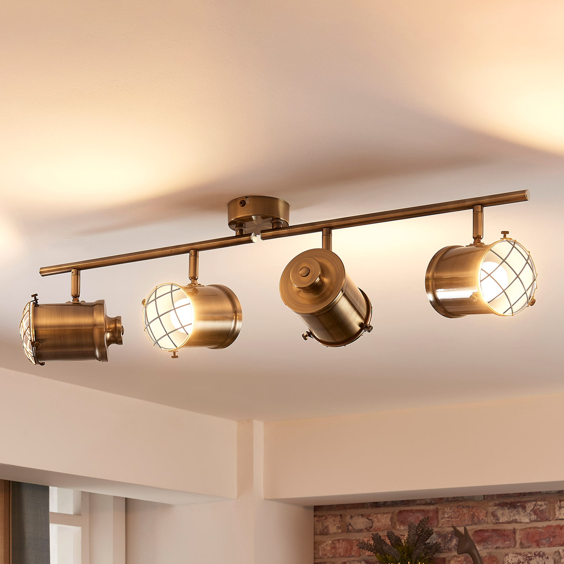 LED-taklampa Ebbi med 4 ljuskällor, easydim