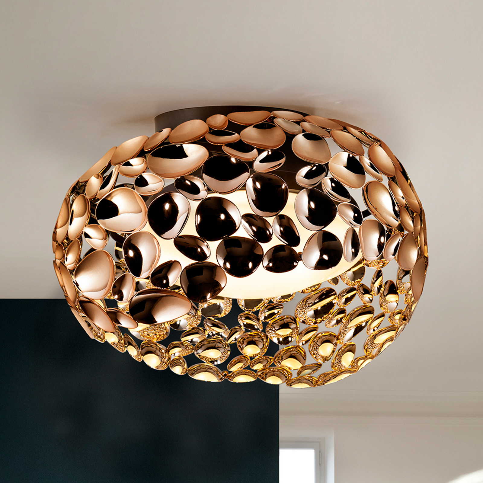 LED-taklampa Narisa, Ø 46 cm, roséguld