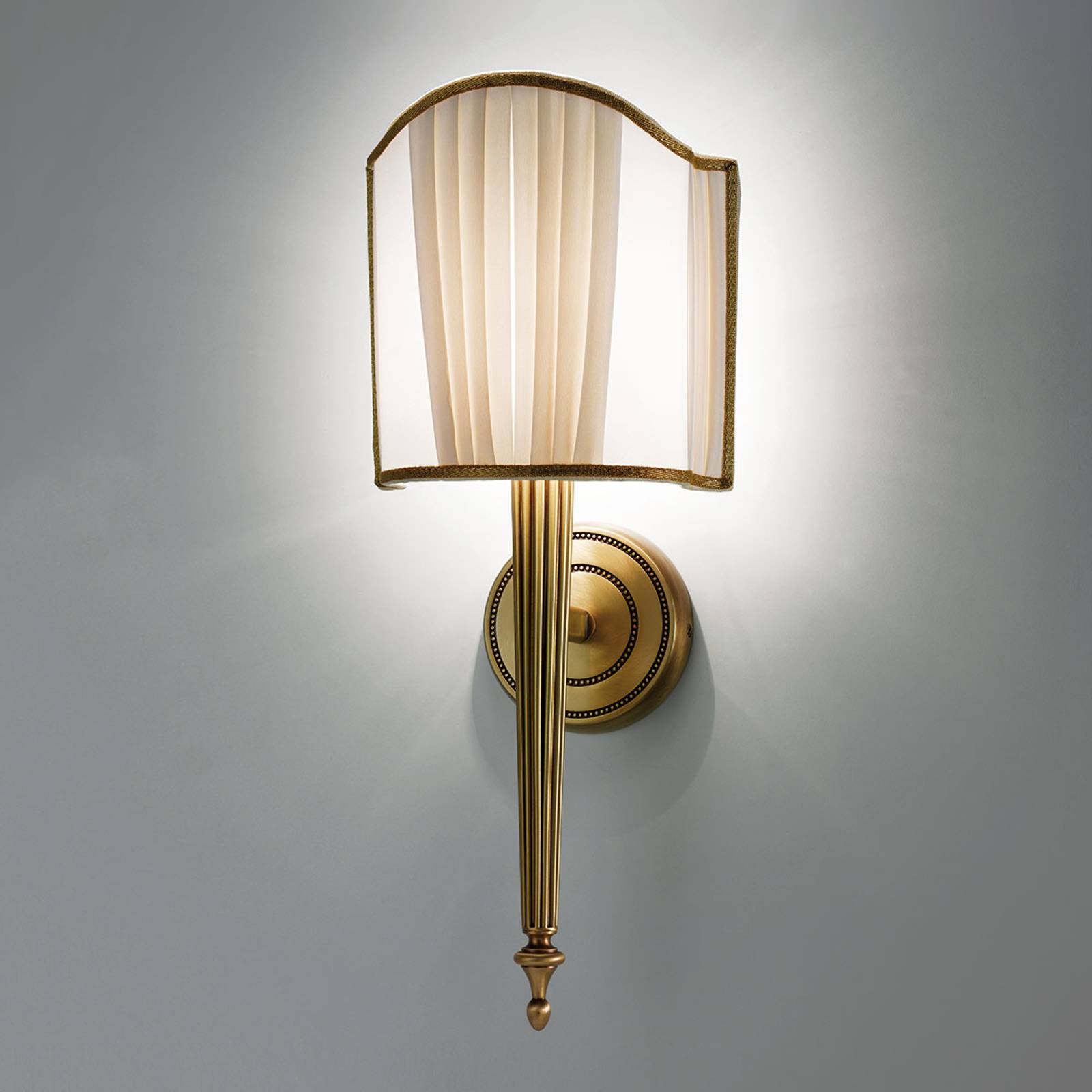 Vägglampa Belle Epoque i antikmässing
