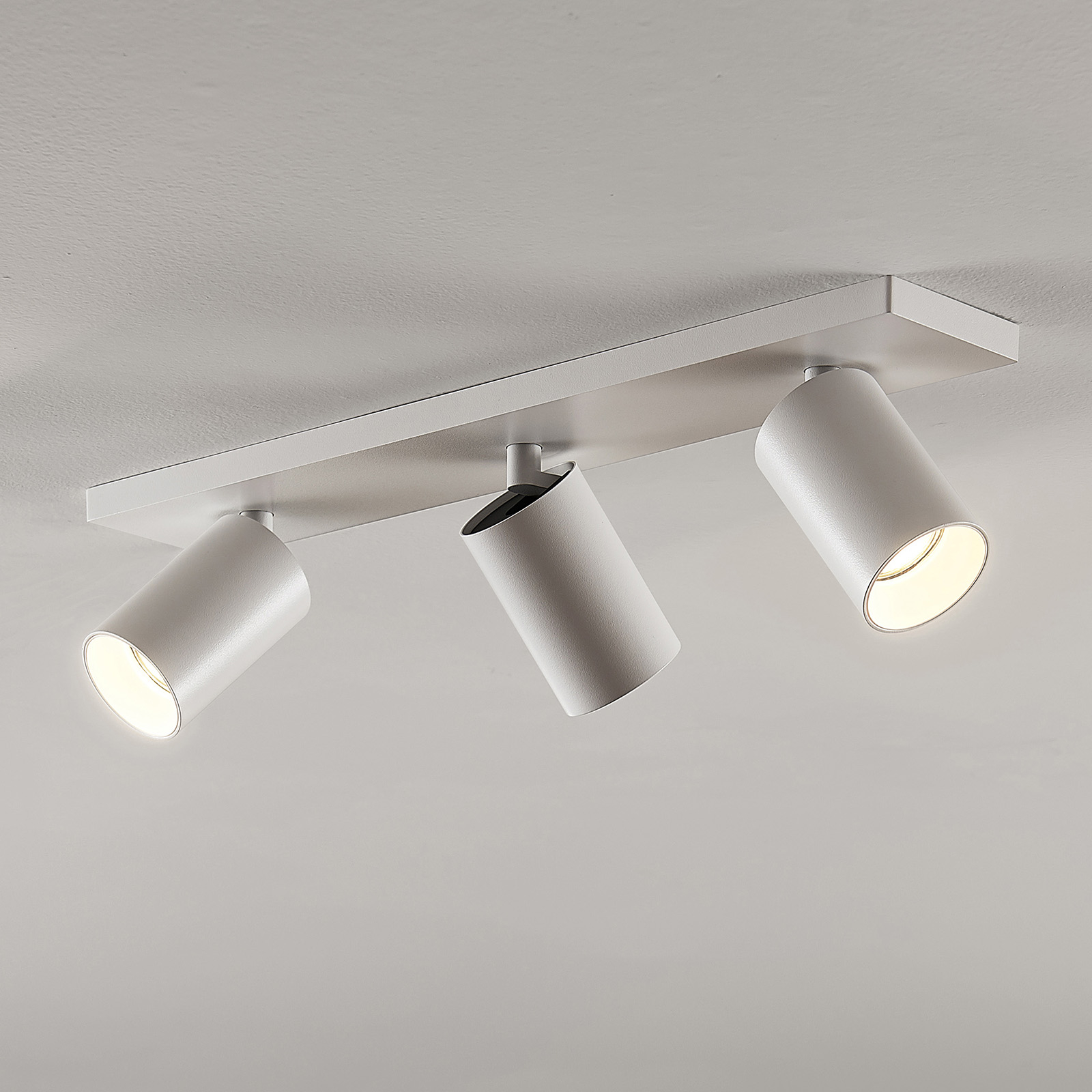 Arcchio Brinja takspotlight, kantig, vit, 3 lampor