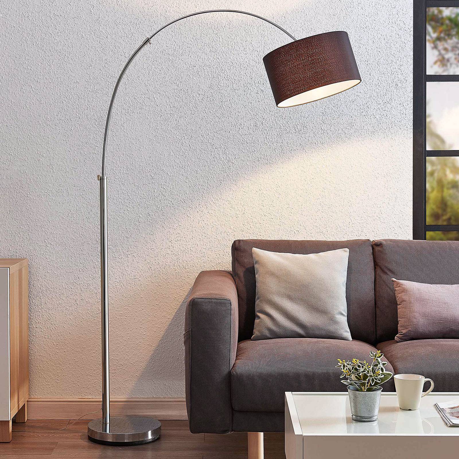 Bågformad golvlampa Kelja, svart tygskärm