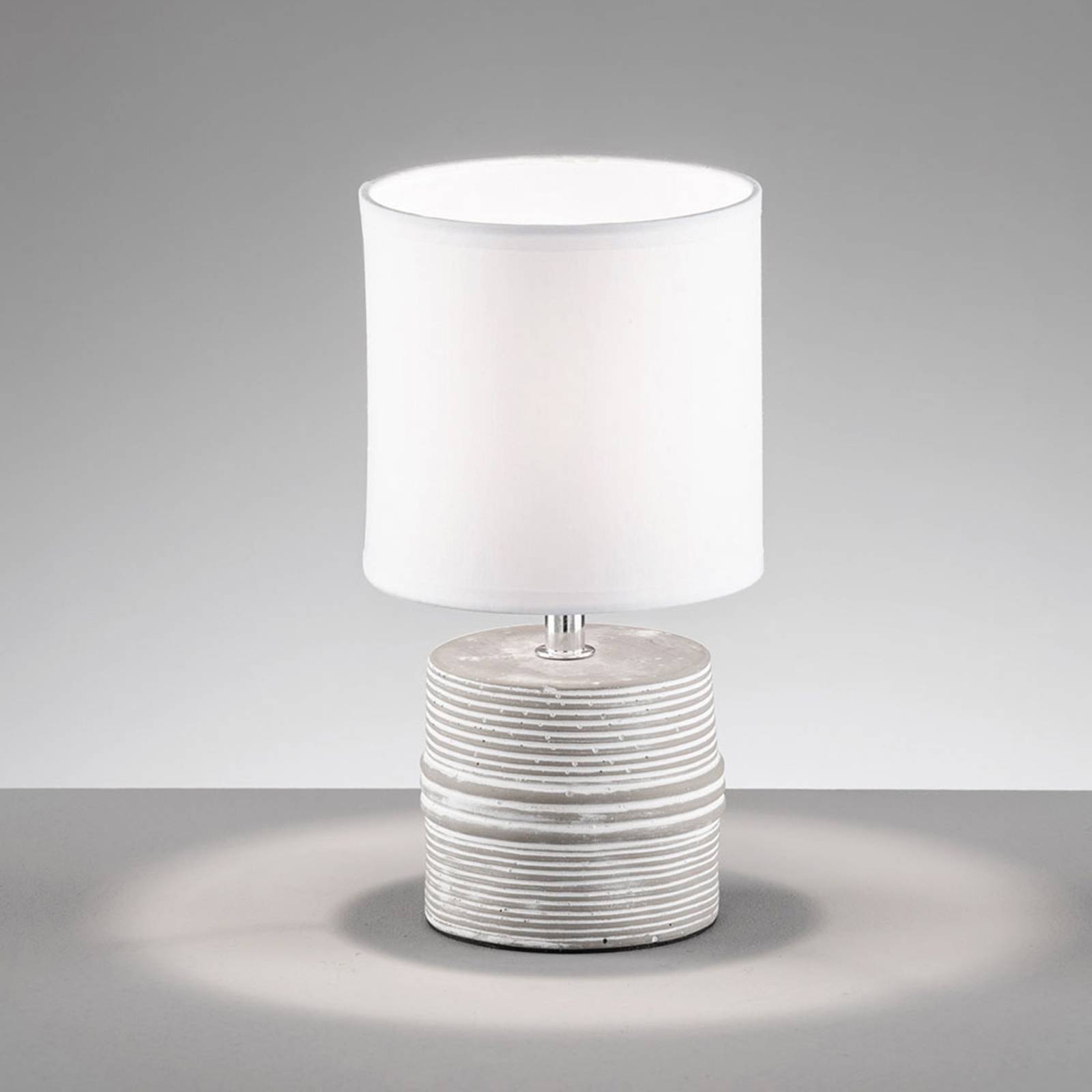 Bordslampa Pilot med tygskärm och keramikfot