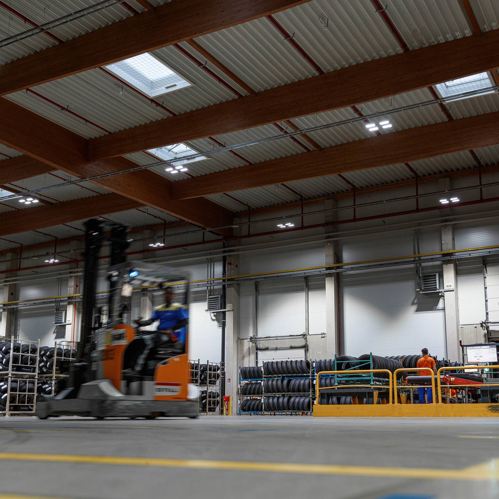 Siteco Licross Highbay spotlight till hallen 81 W
