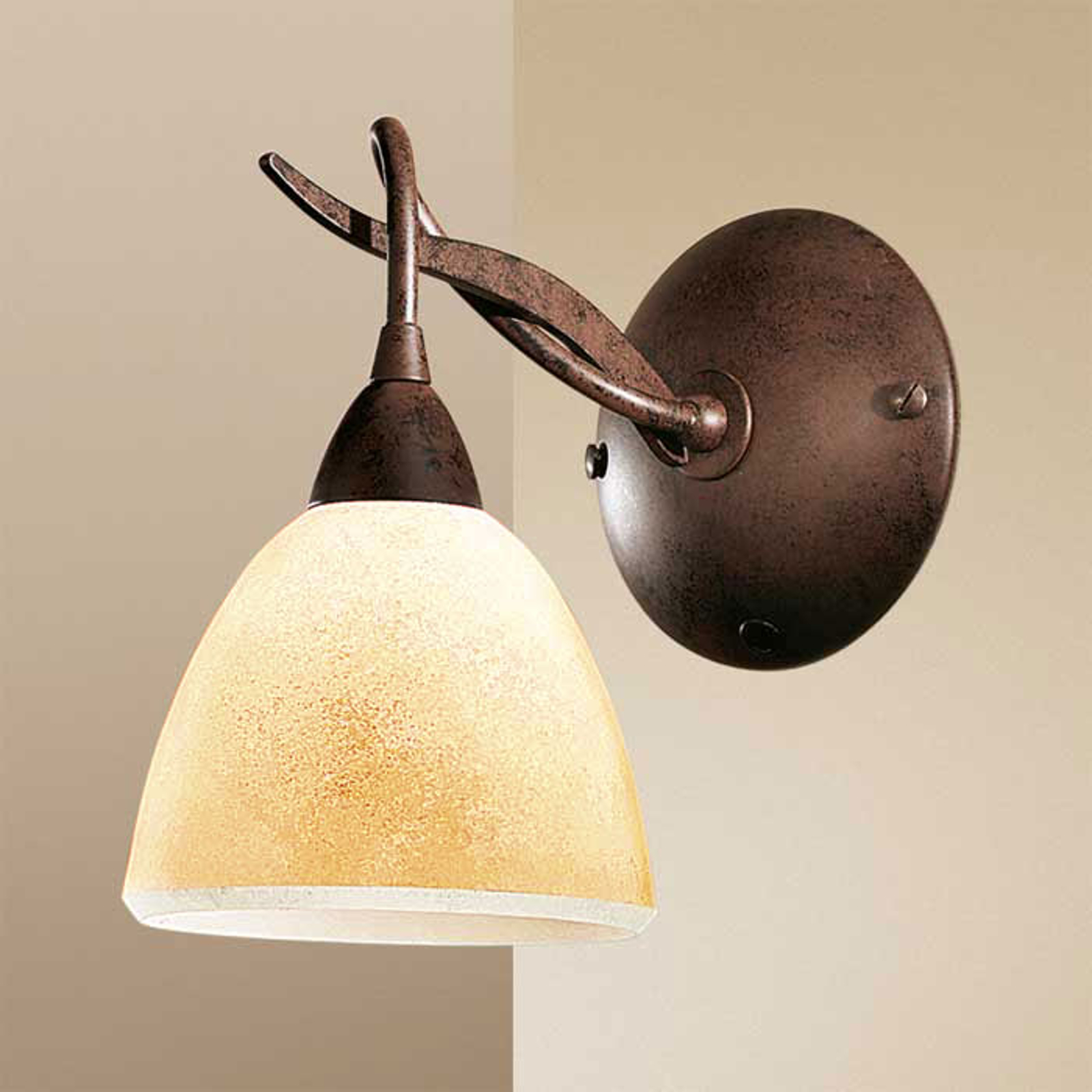 Vägglampa Samuele i lantstil, créme