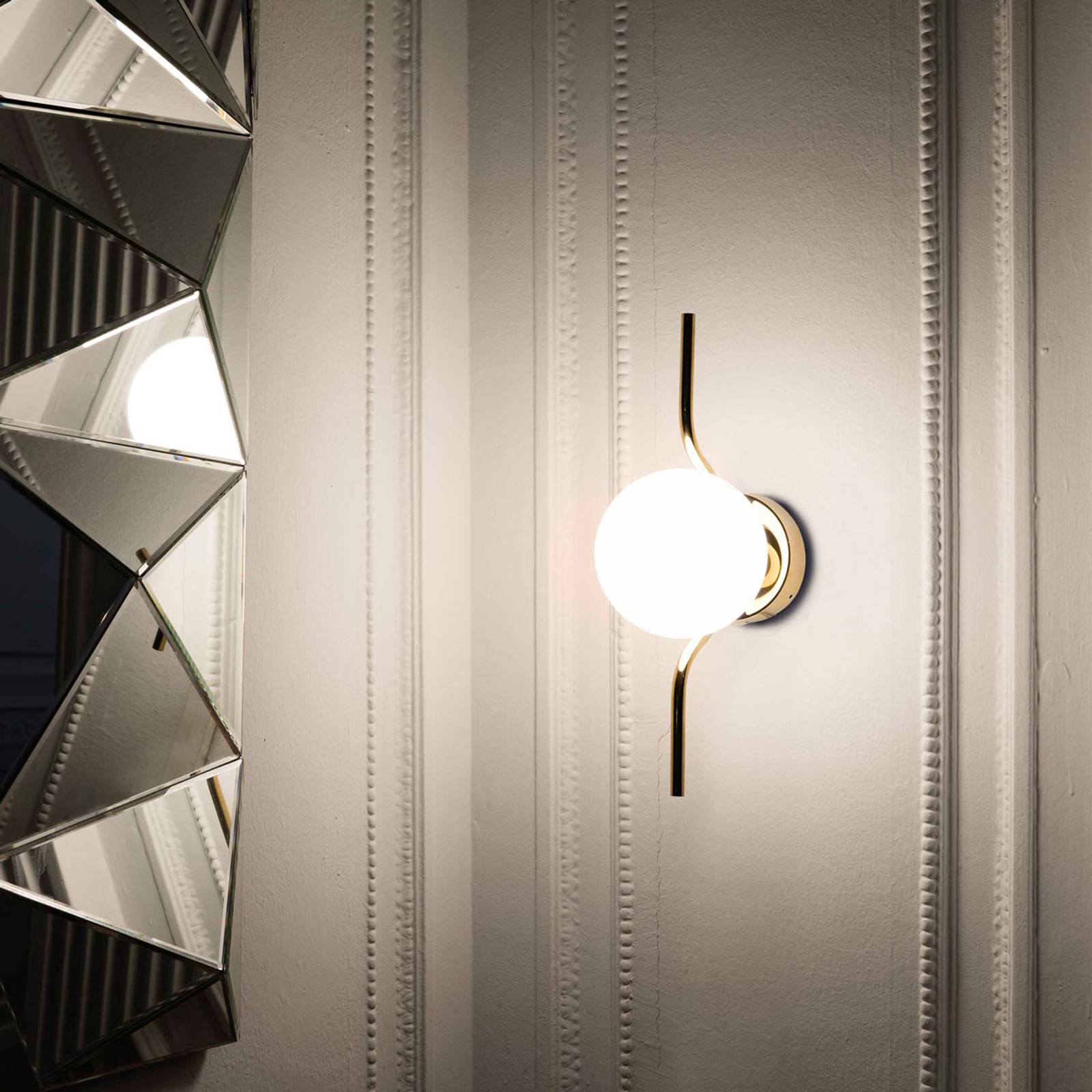 LED-vägglampa Le Vita med opalglas