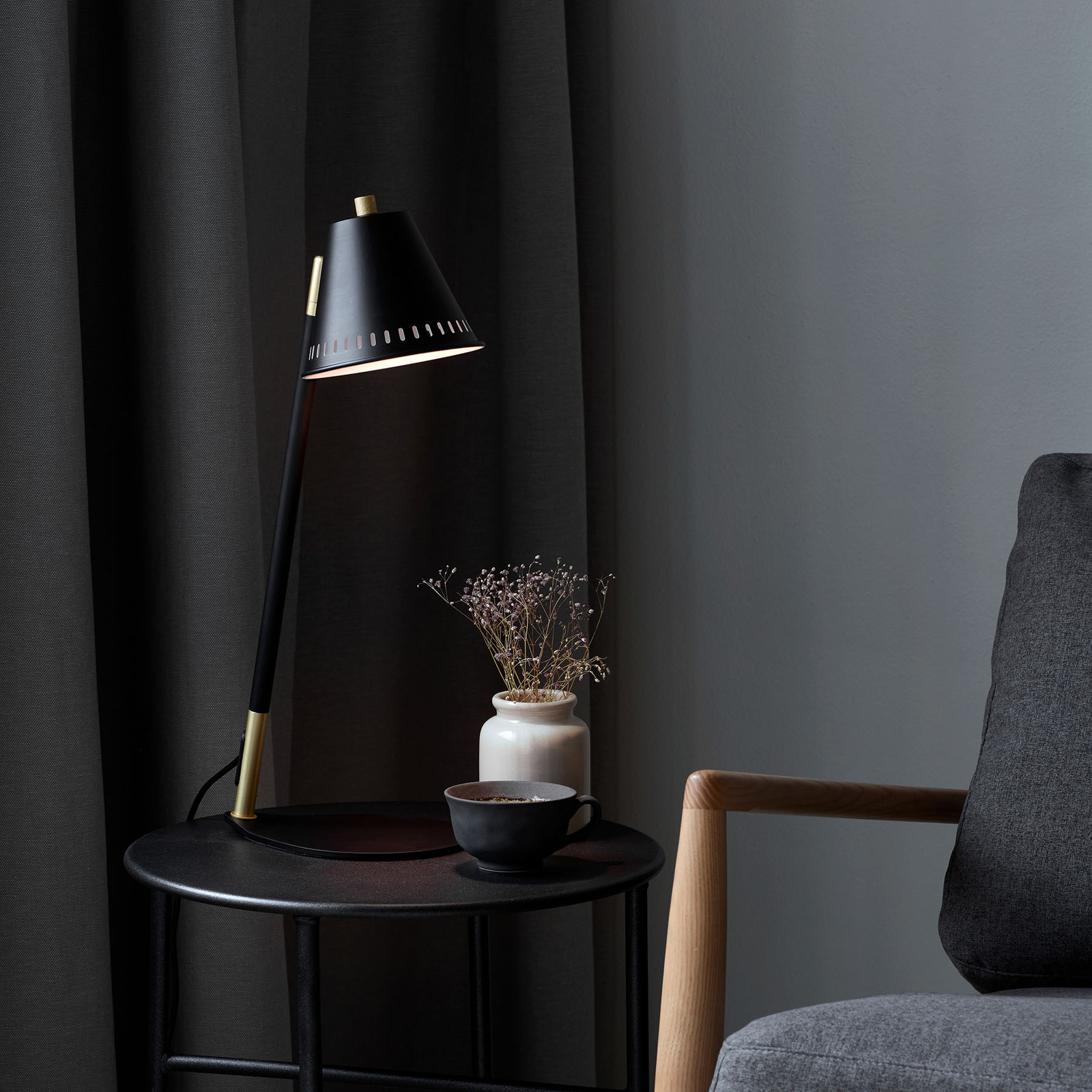 Bordslampa Pine, svart