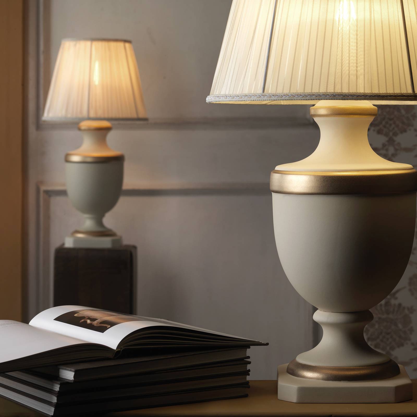 Bordslampa Imperiale av keramik, höjd 66 cm