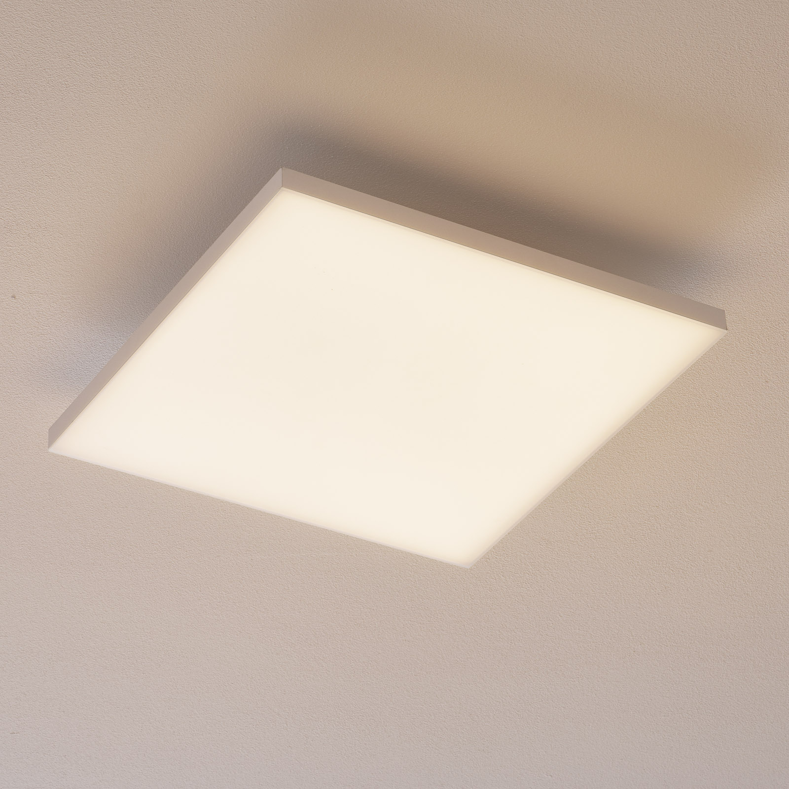 Paul Neuhaus Q-FRAMELESS taklampa RGBW 45 x 45 cm