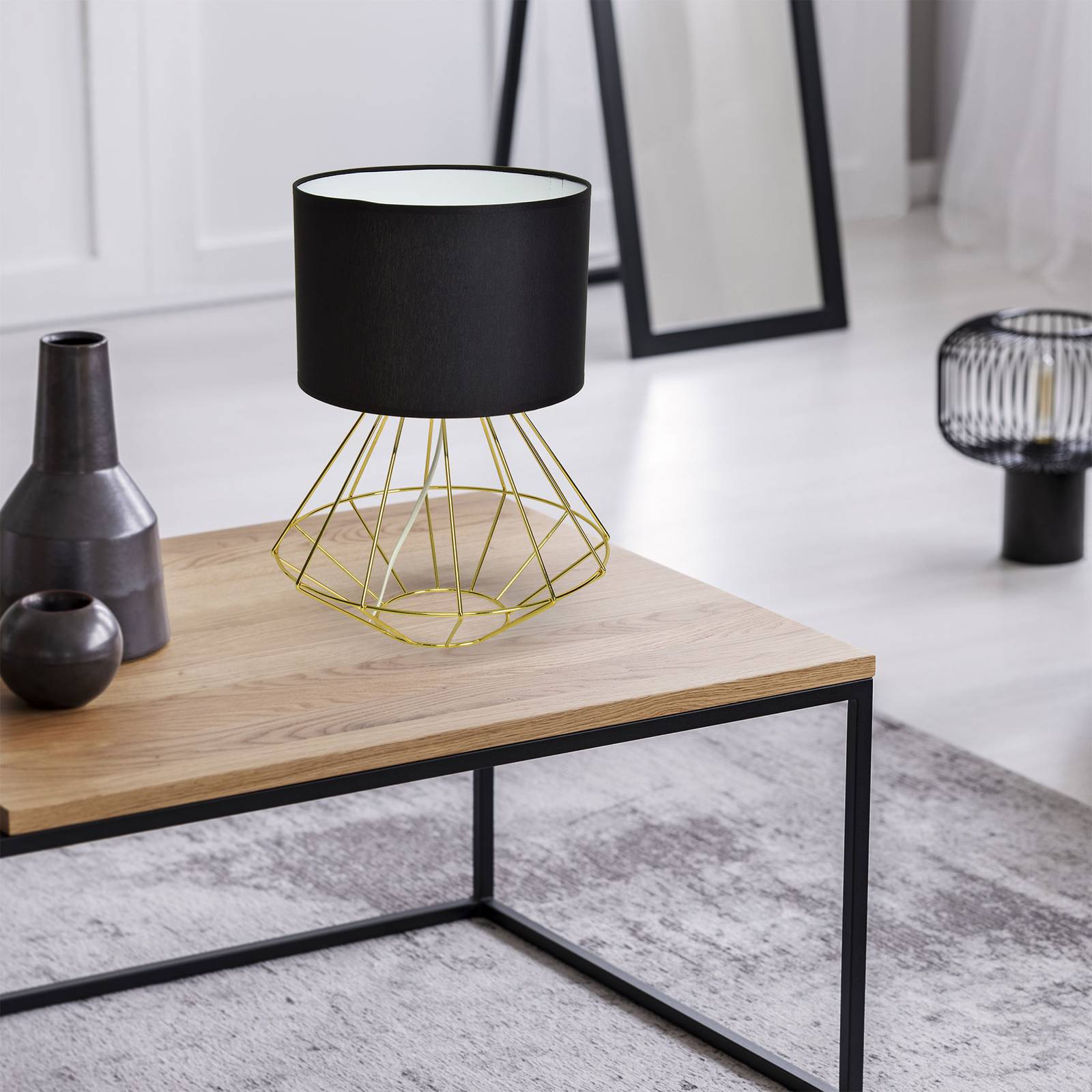 Bordslampa Lupo med svart tygskärm
