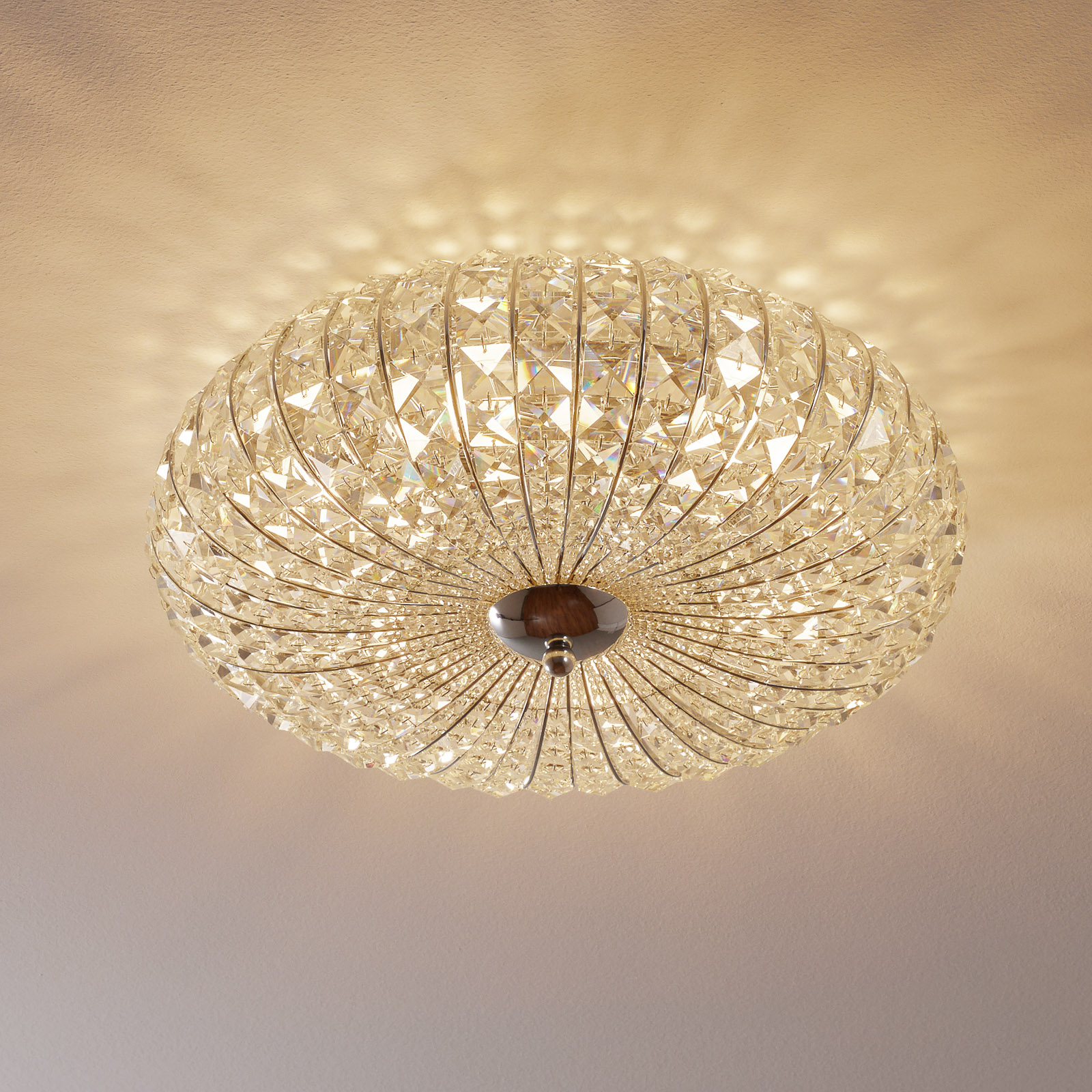 Taklampa Broche med kristaller, Ø 49 cm