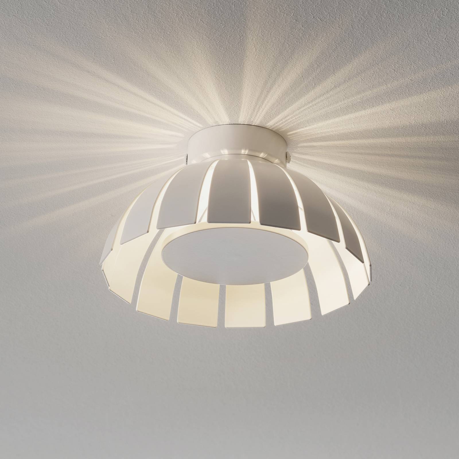 Vit LED-designertaklampa Loto, 20 cm