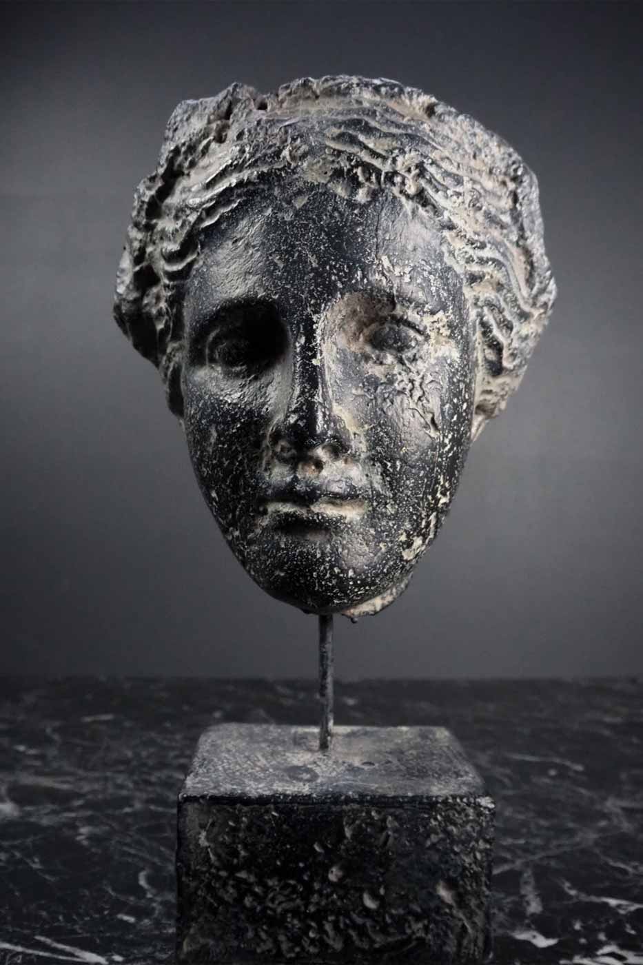 Byst Vesuvius Maiden svart