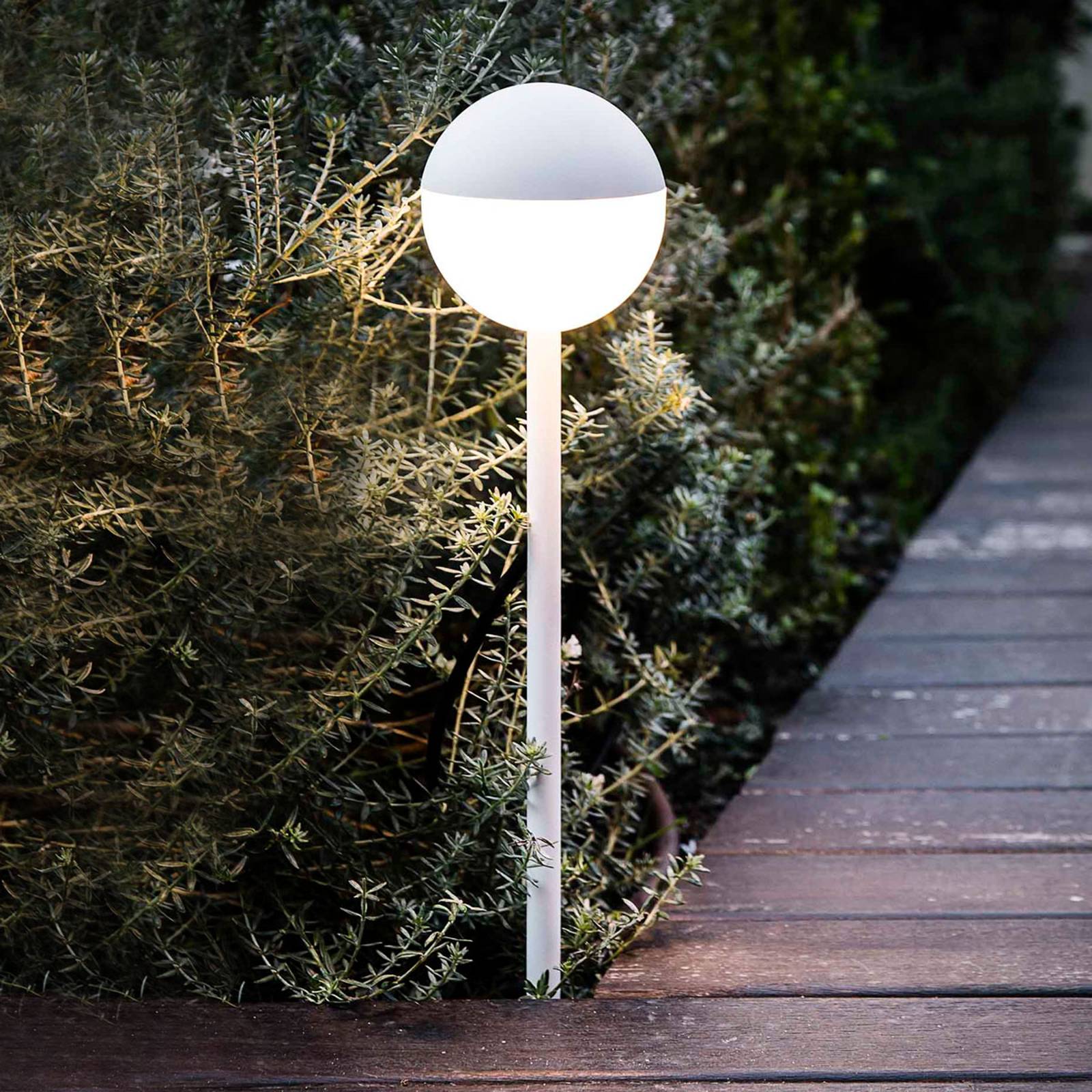 LED-gånglampa Piccola med markspett i vitt