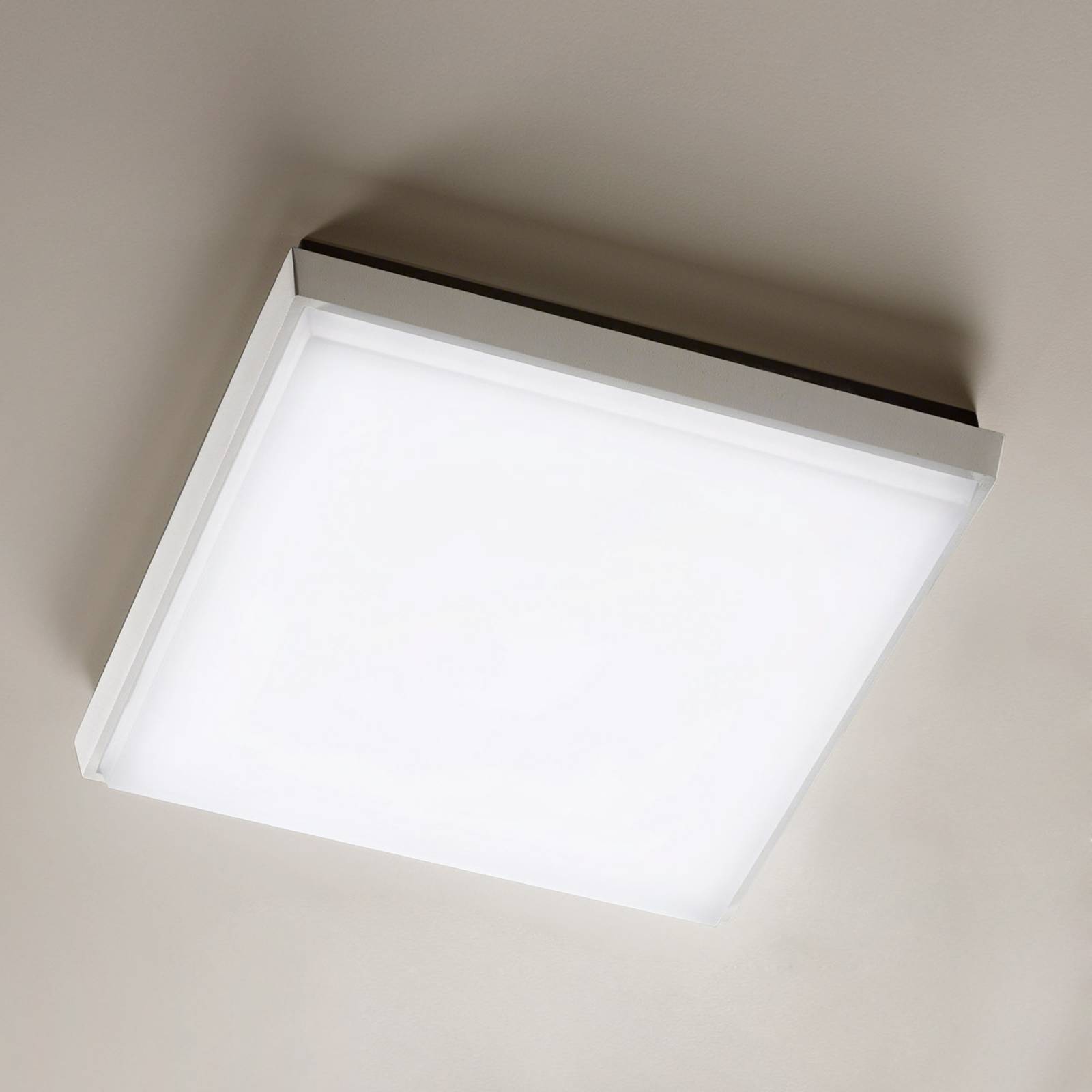 Kantig LED-utomhustaklampa Desdy