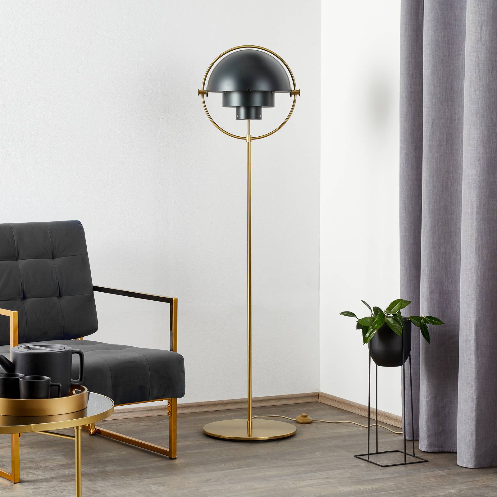 GUBI Multi-Lite golvlampa mässing/svart