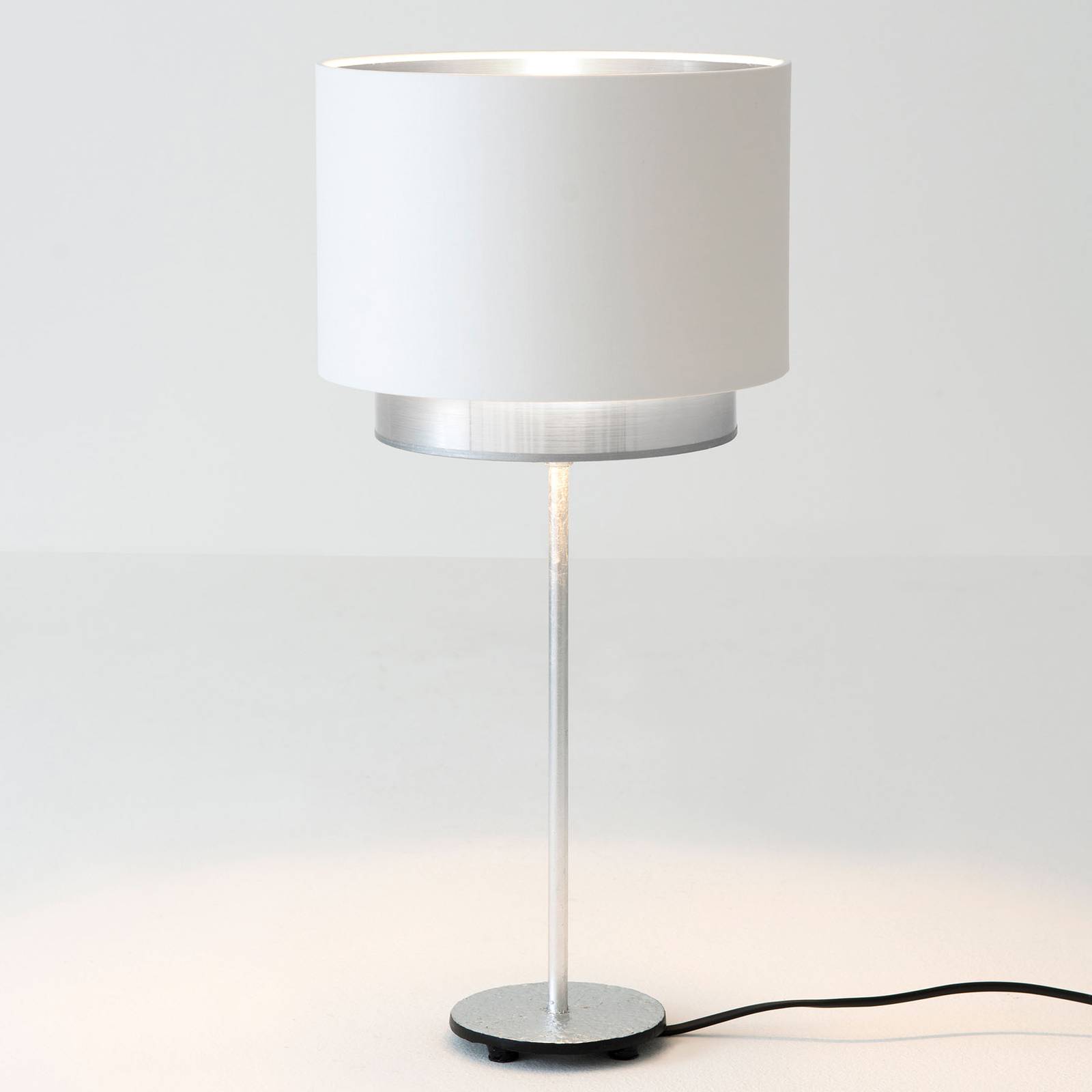 Bordslampa Mattia, perla siden vit/silver