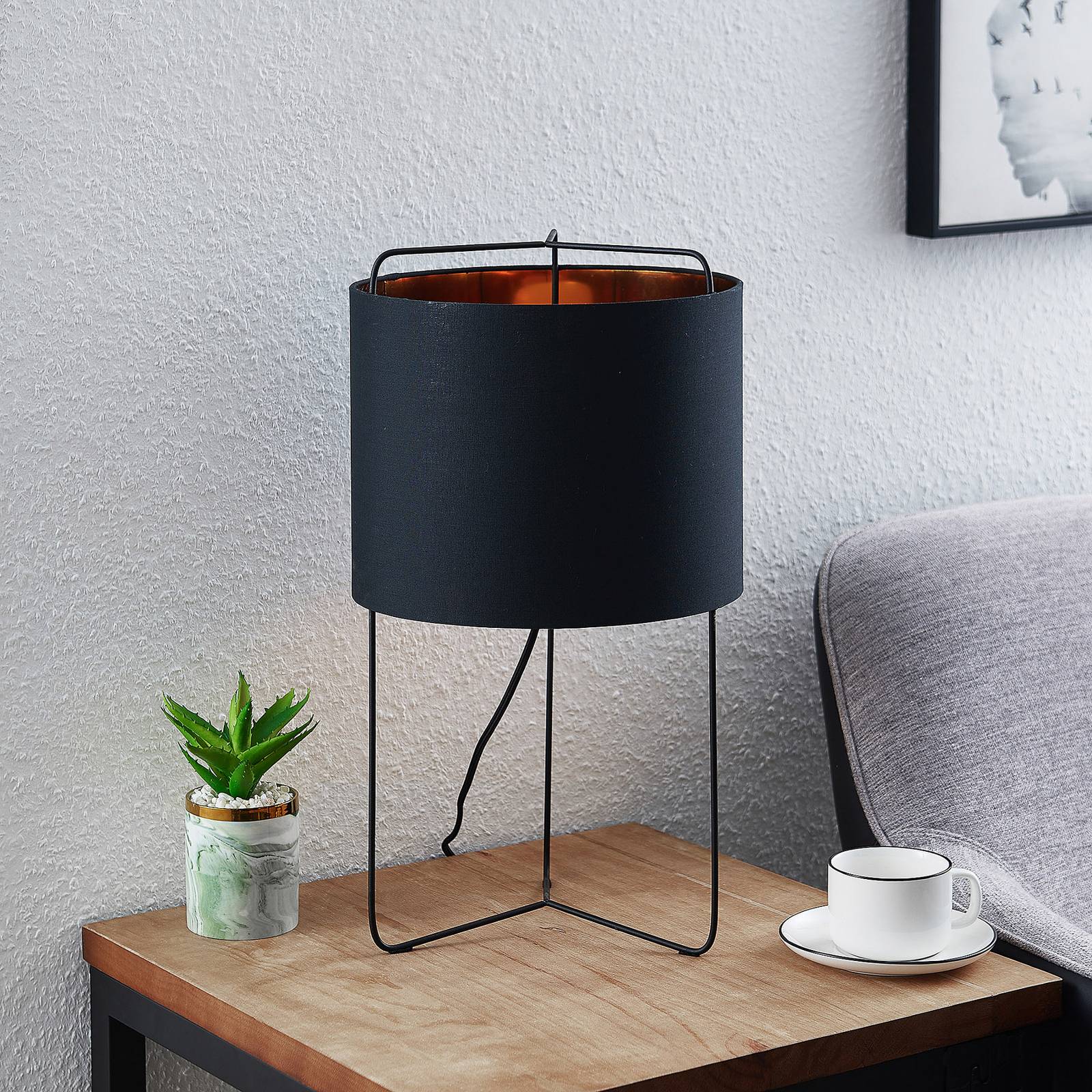 Lindby Kesta bordslampa, svart-guld, 50 cm