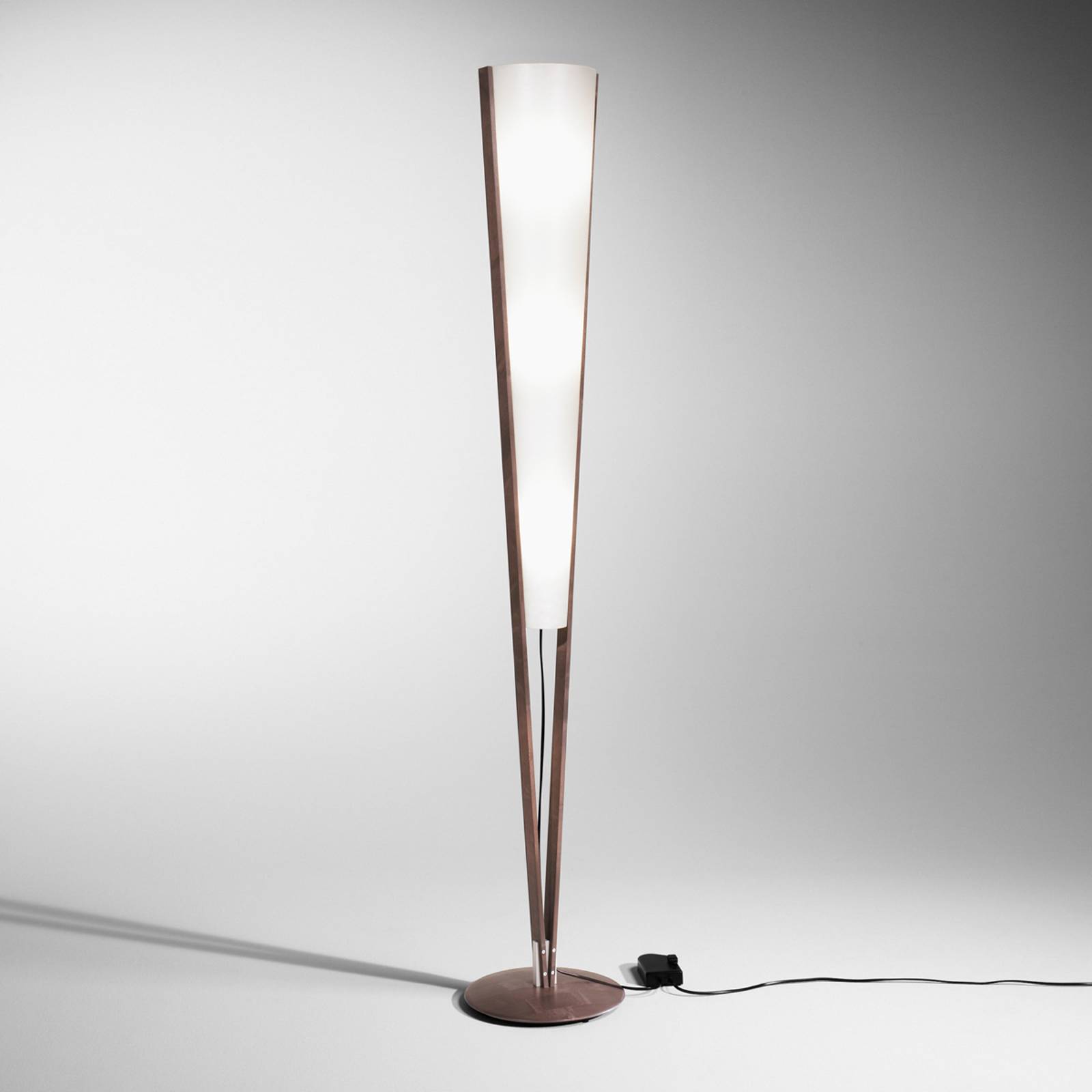 Golvlampa Seba med fotdimmer, kastanjeolja