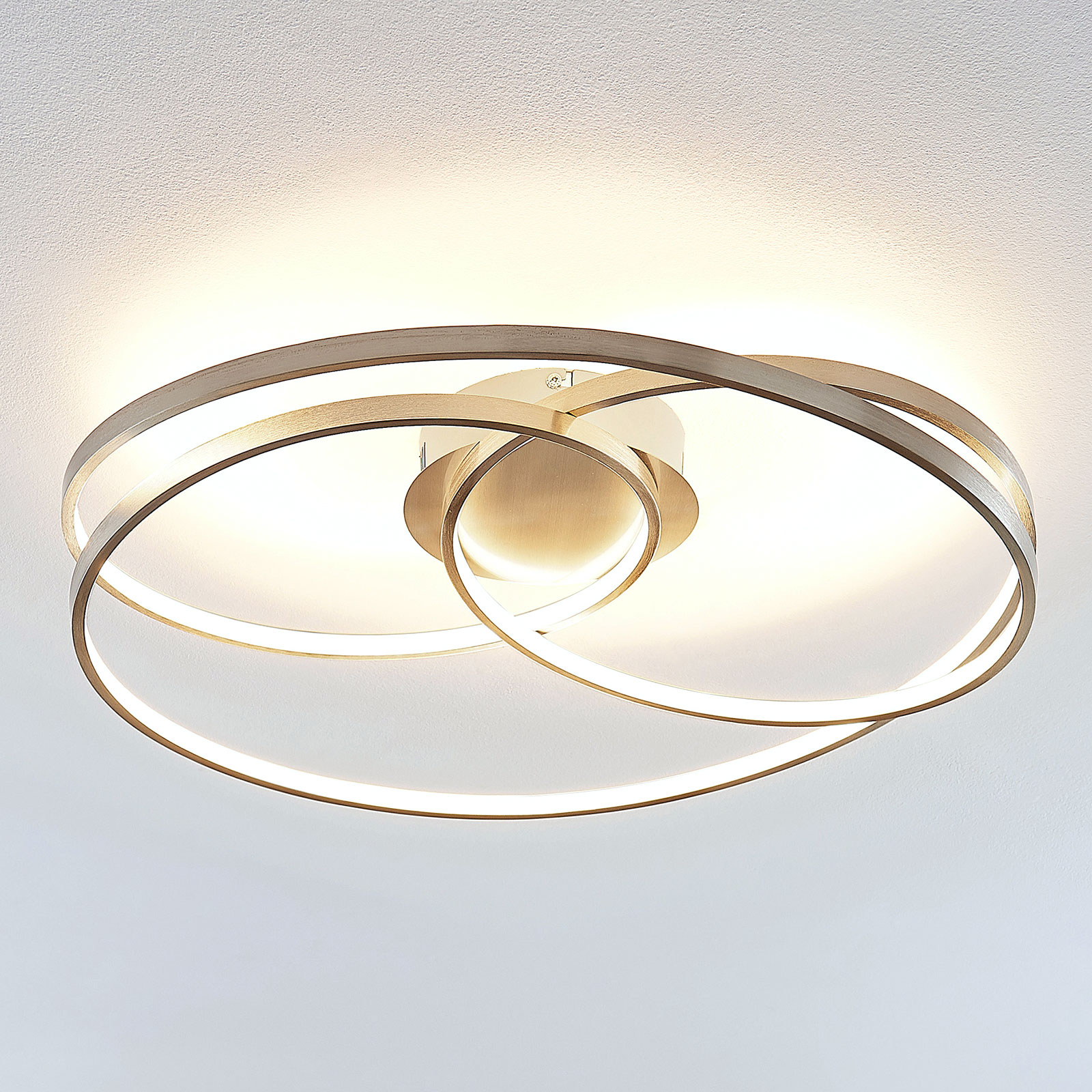 Lindby Ronka LED-taklampa, satinerat nickel