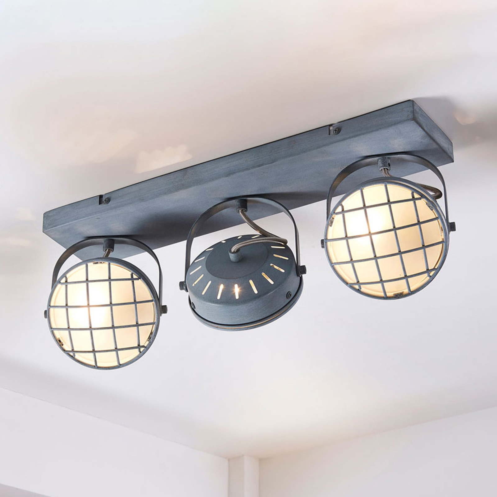 Tamin - grå LED-taklampa i industristil