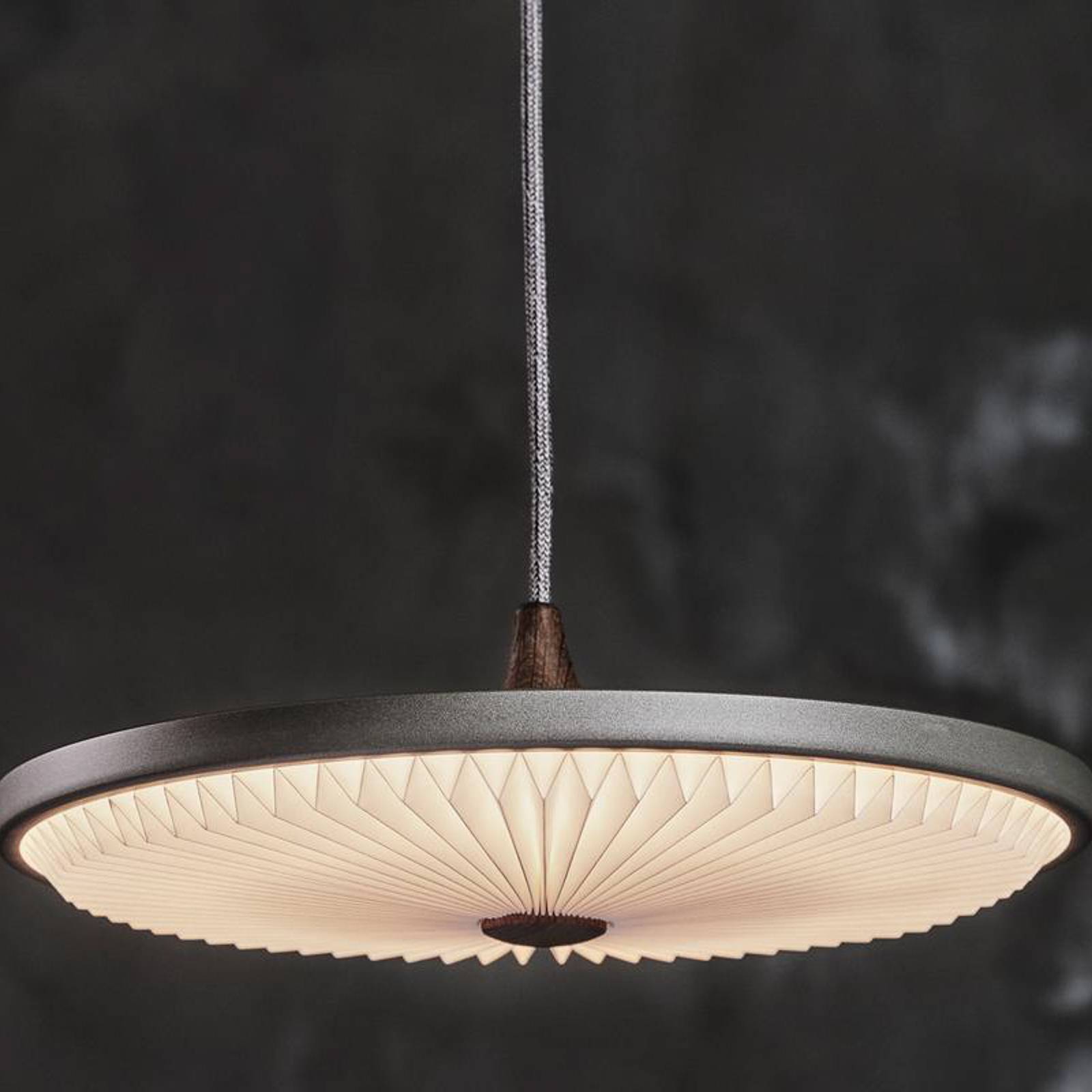 LE KLINT Soleil LED-hänglampa mörkgrå Ø 50 cm