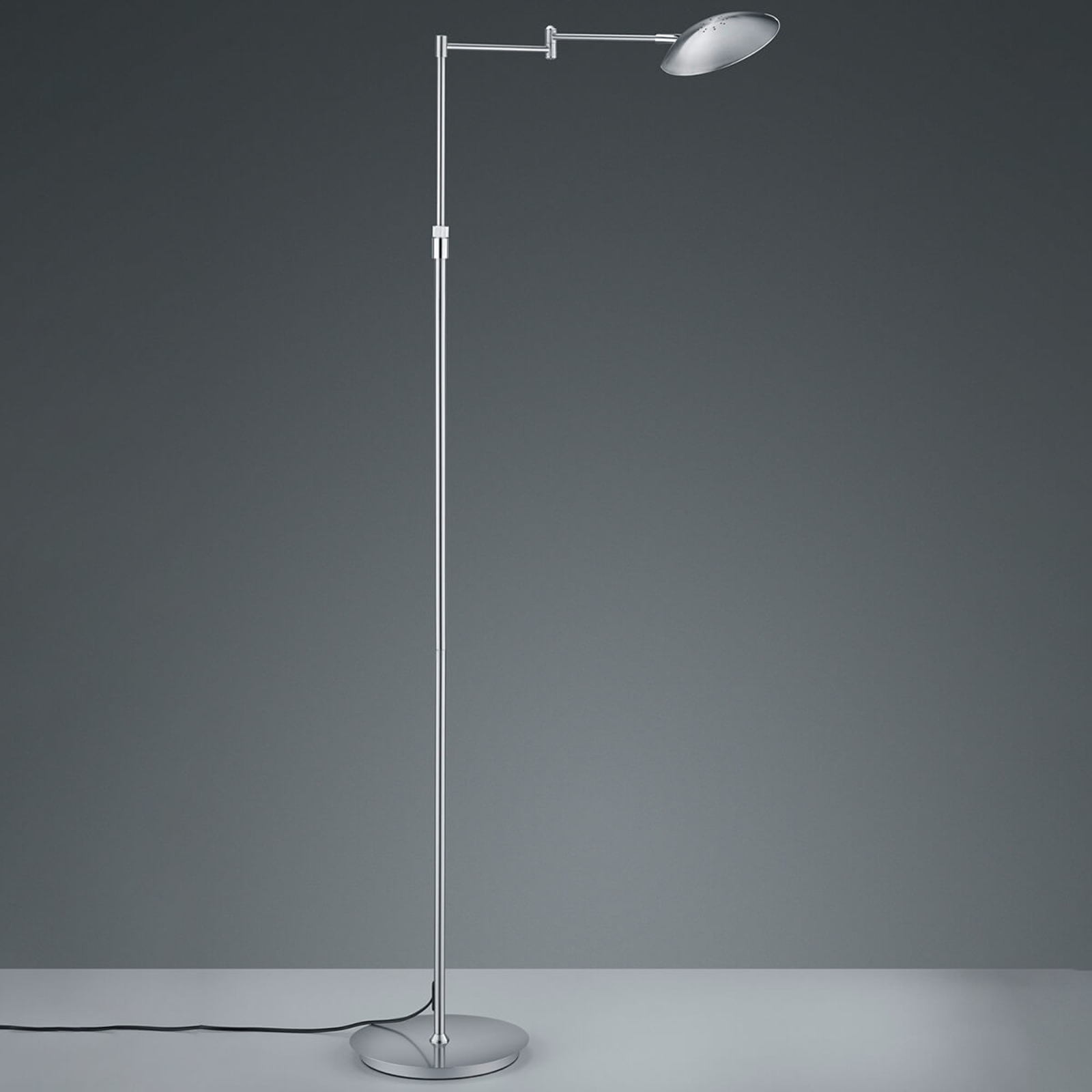 LED-golvlampa Calcio, justerbar, matt nickel
