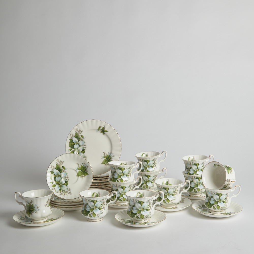 Vintage - SÅLD Koppar med Fat Royal Albert 12 st