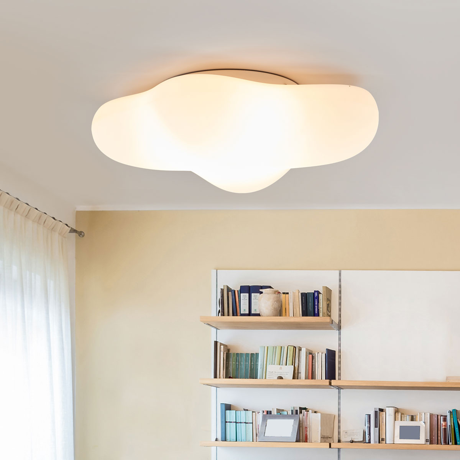 Formskön taklampa EOS