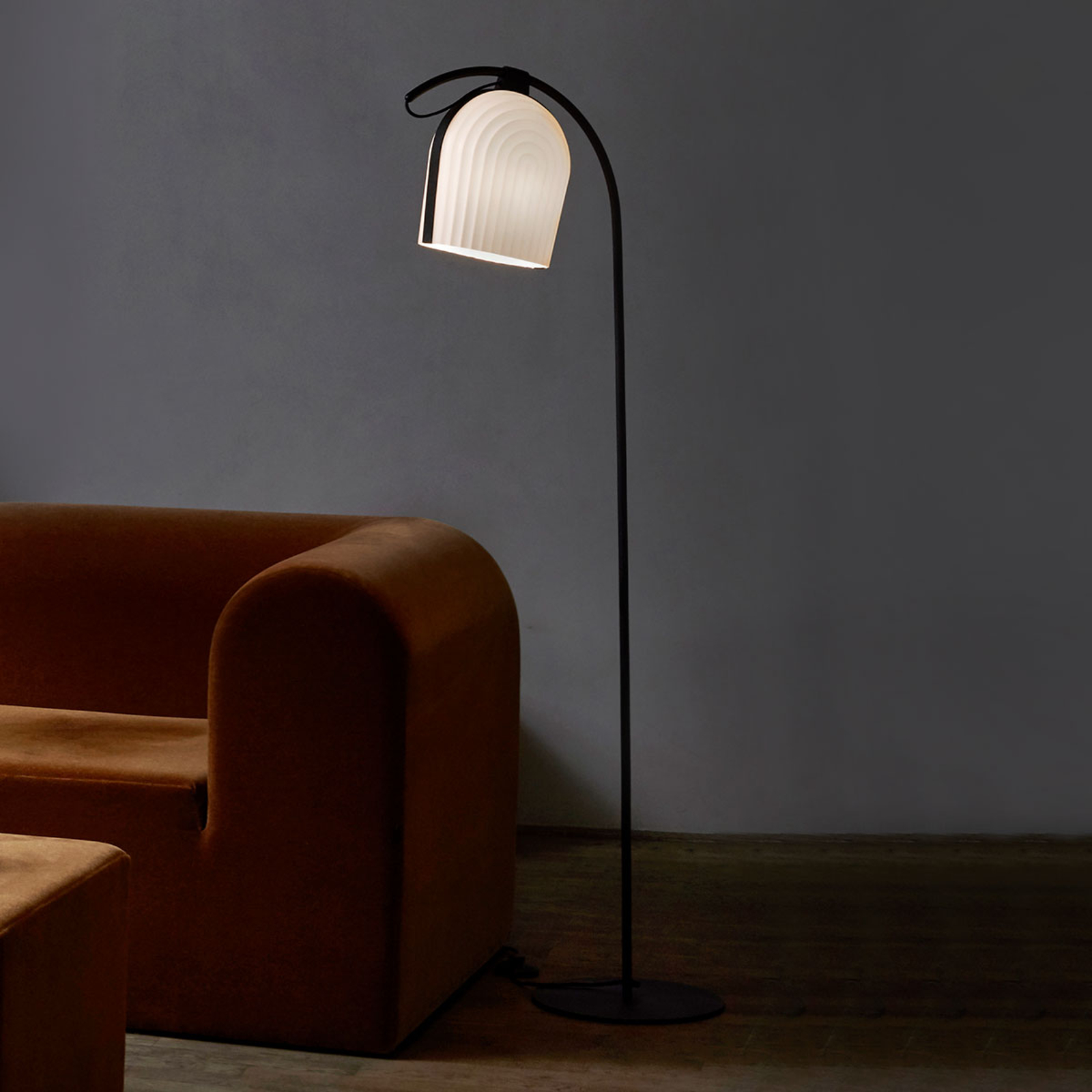 LE KLINT Arc - designergolvlampa, handtillverkad