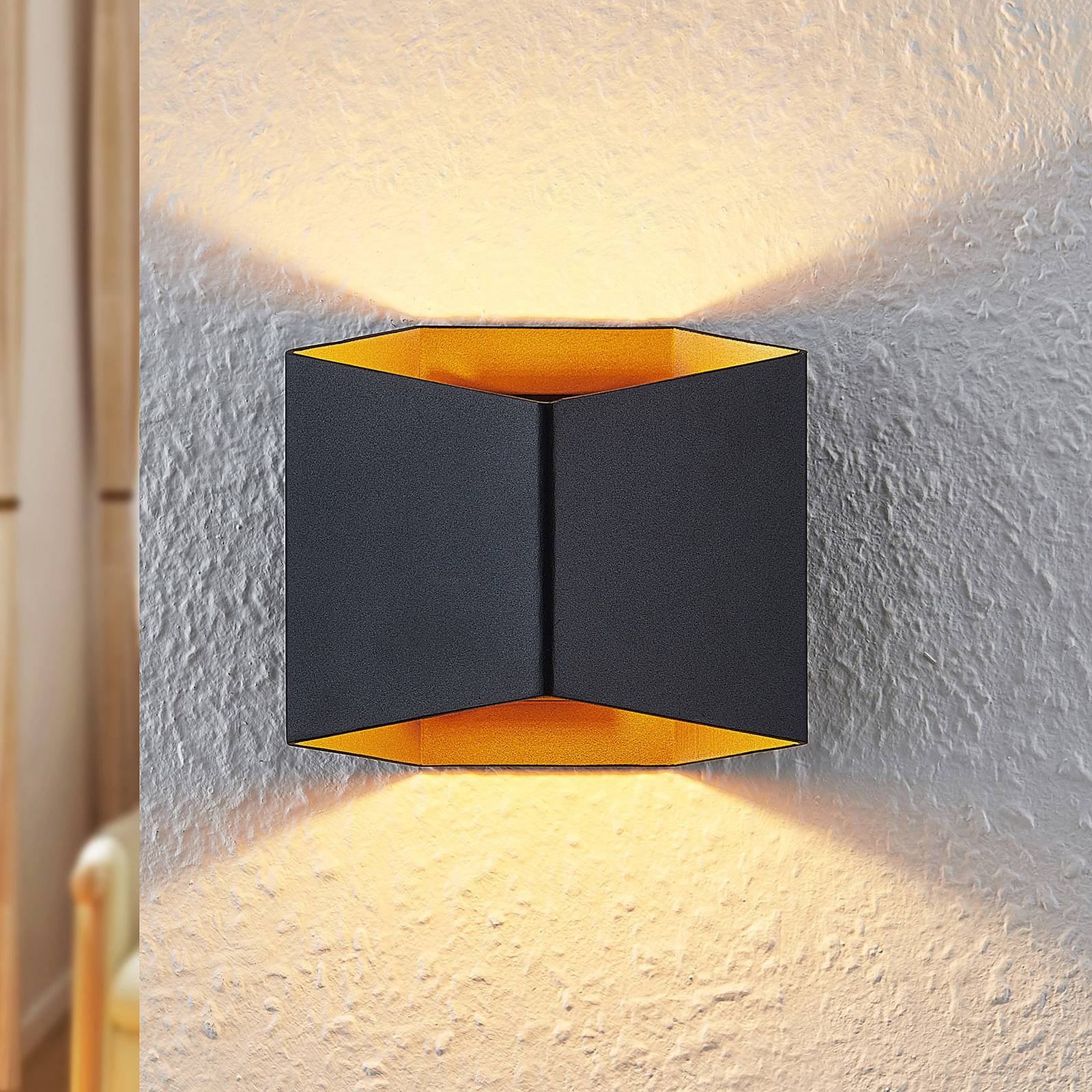 Arcchio Vilja vägglampa, kantig, svart, guld