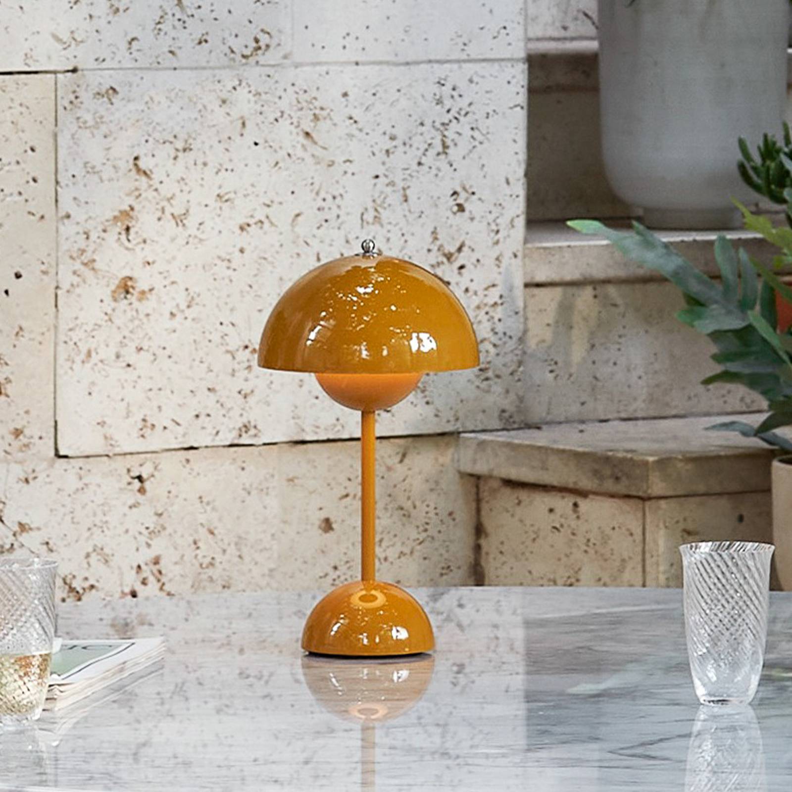&Tradition Flowerpot VP9 bordslampa, senapsgul