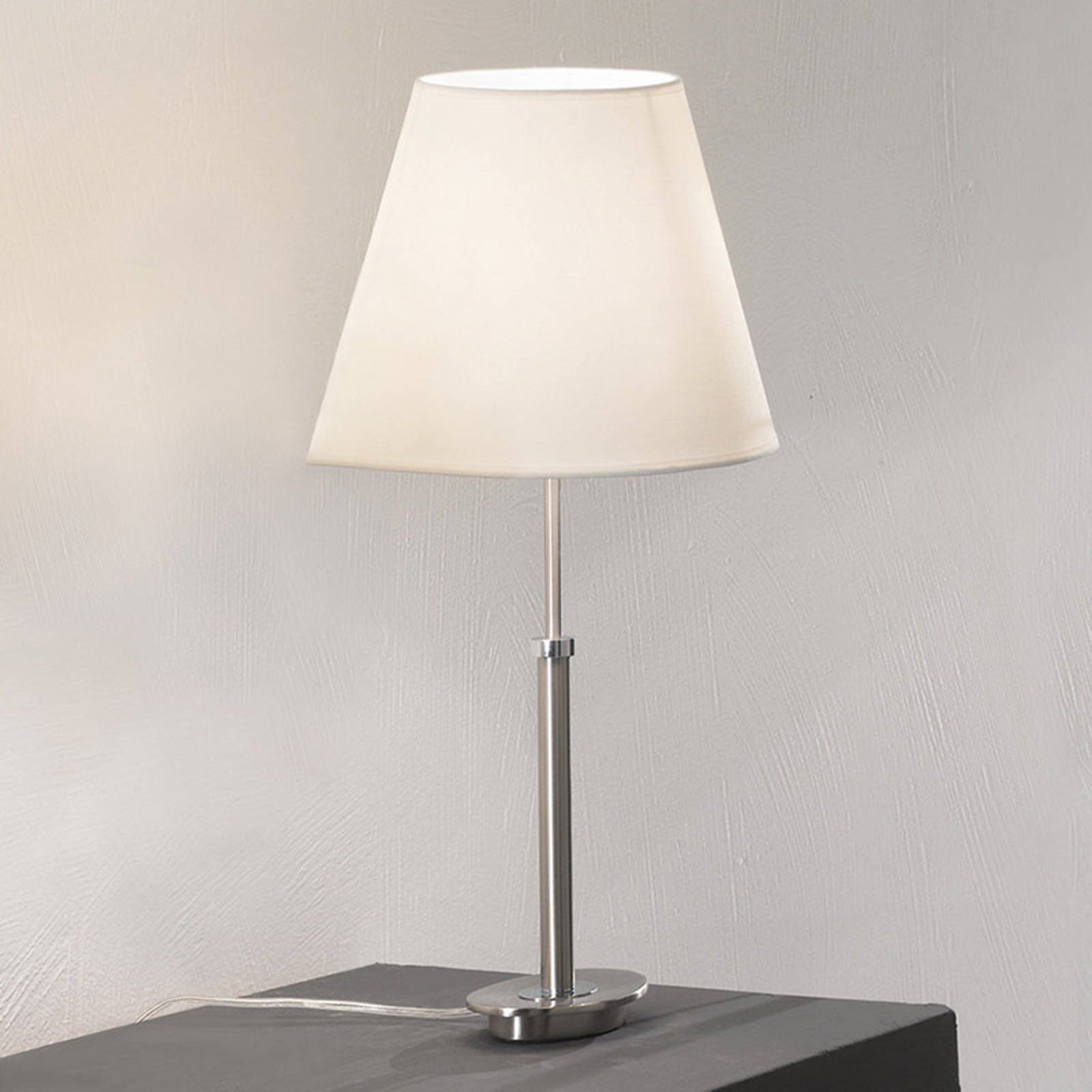 Skärm-bordslampa Lilly i matt nickel, 26