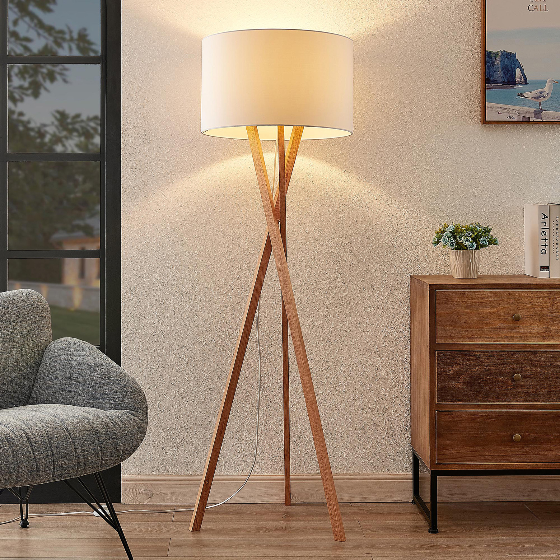 Lucande Auriane tripodgolvlampa, vitt tyg