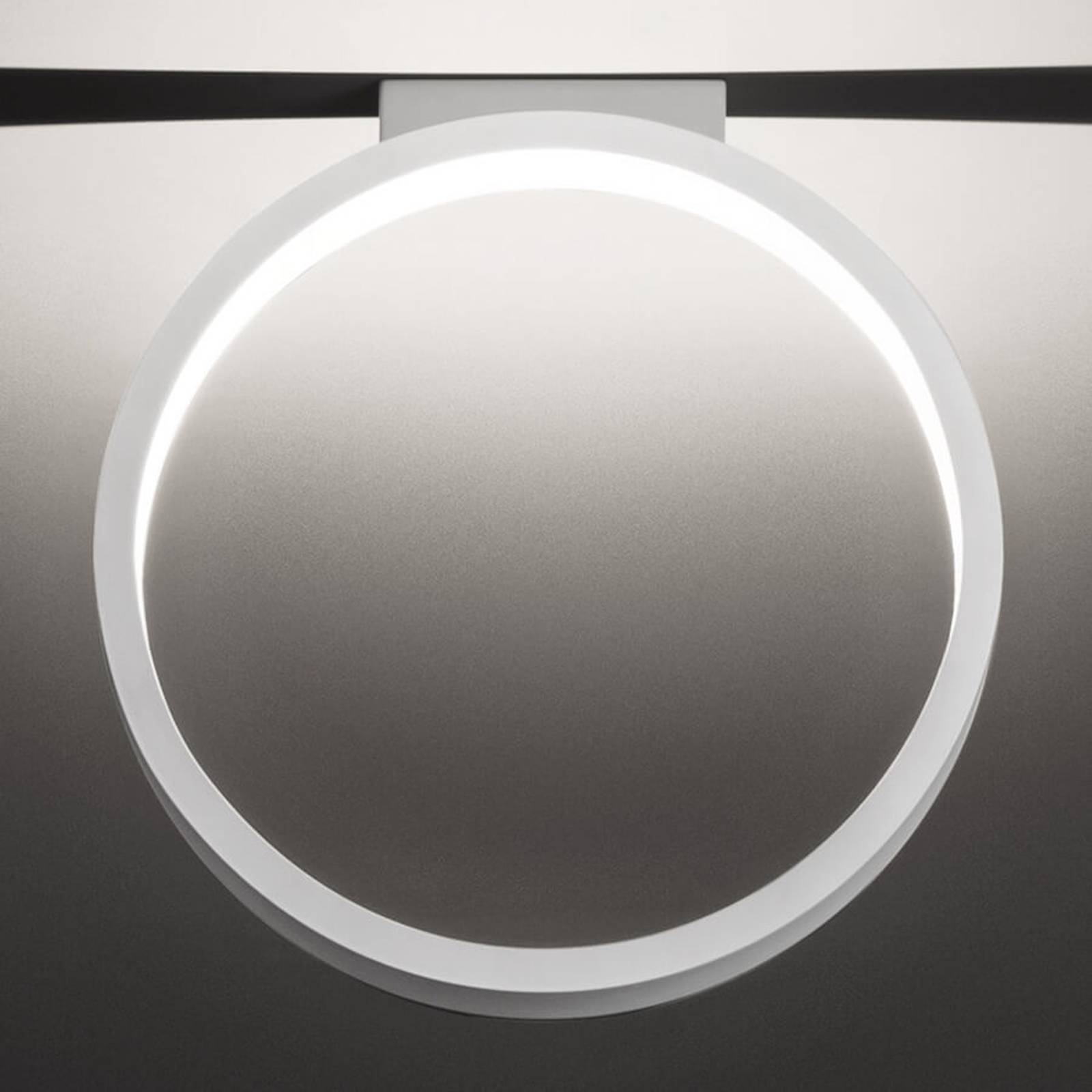 Ringformad designtaklampa Assolo, 43 cm