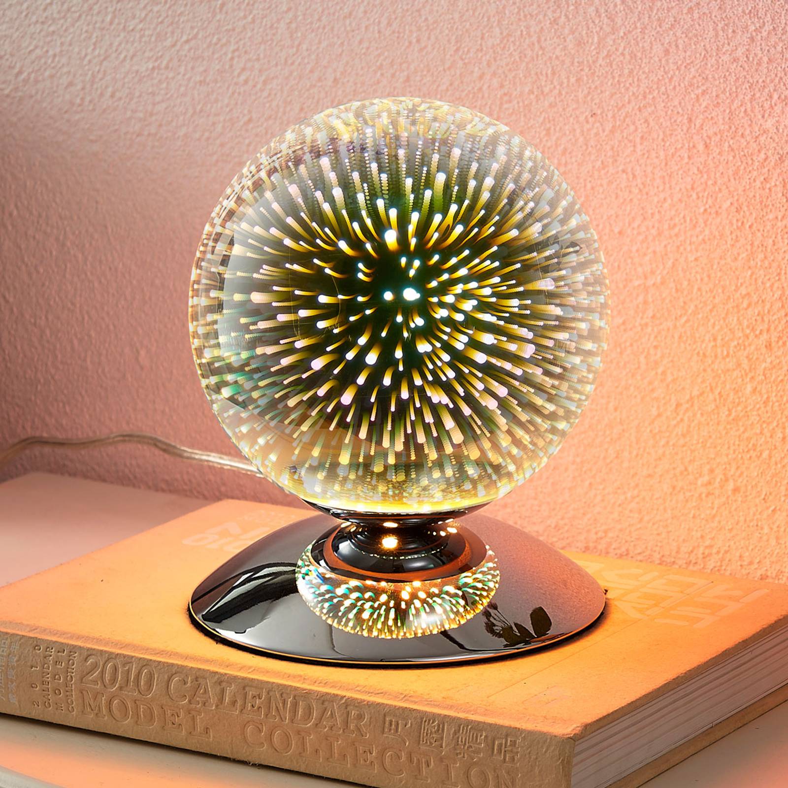 Effektfull bordslampa Isumi i klotform
