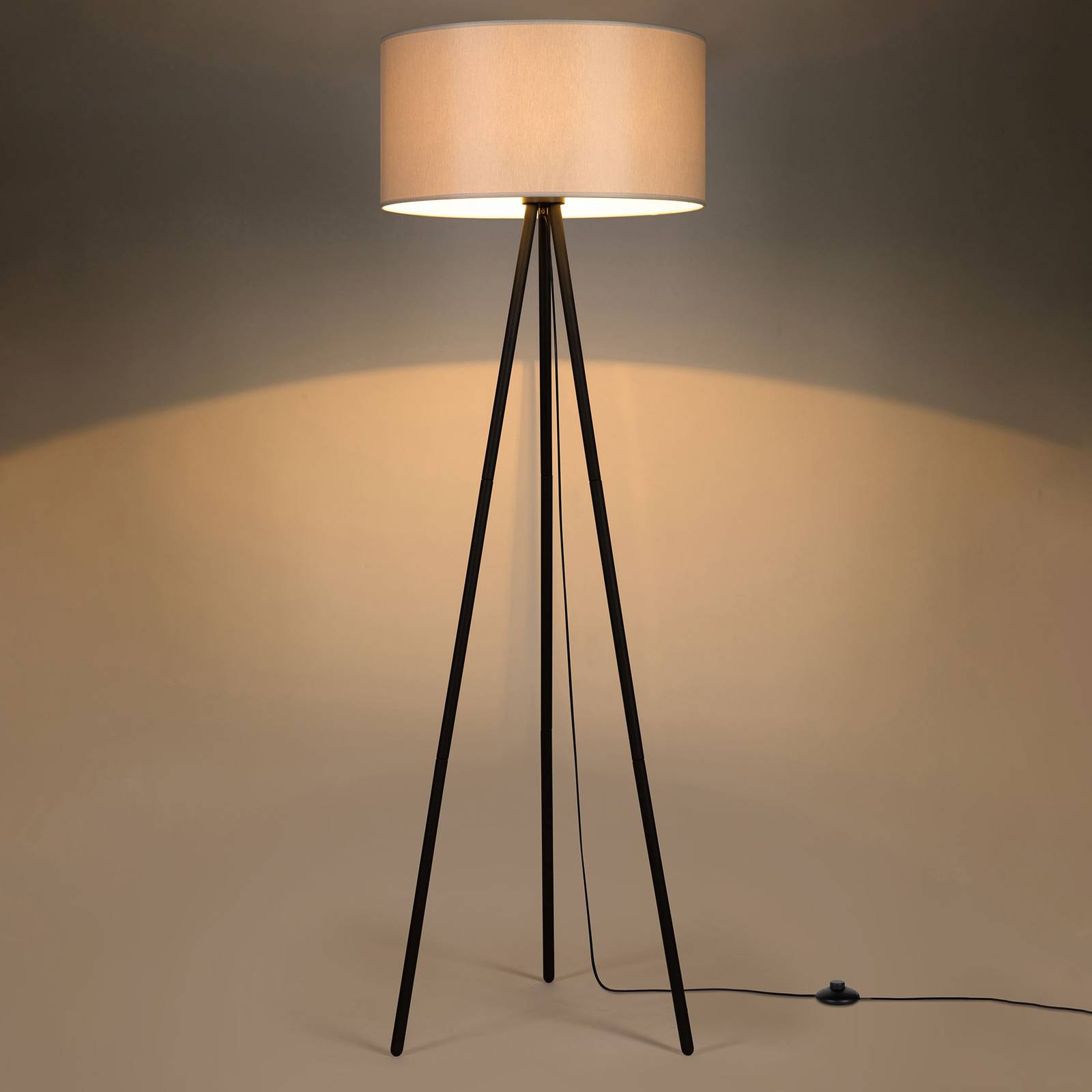 Golvlampa Corralee i svart och grått