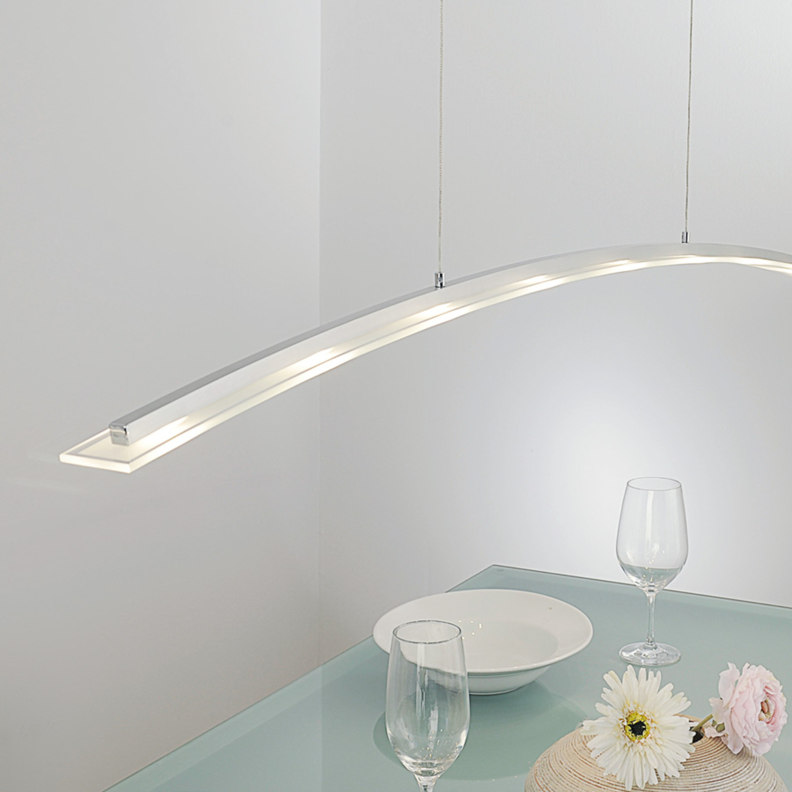Höjdjusterbar LED-hänglampa Juna, 136 cm