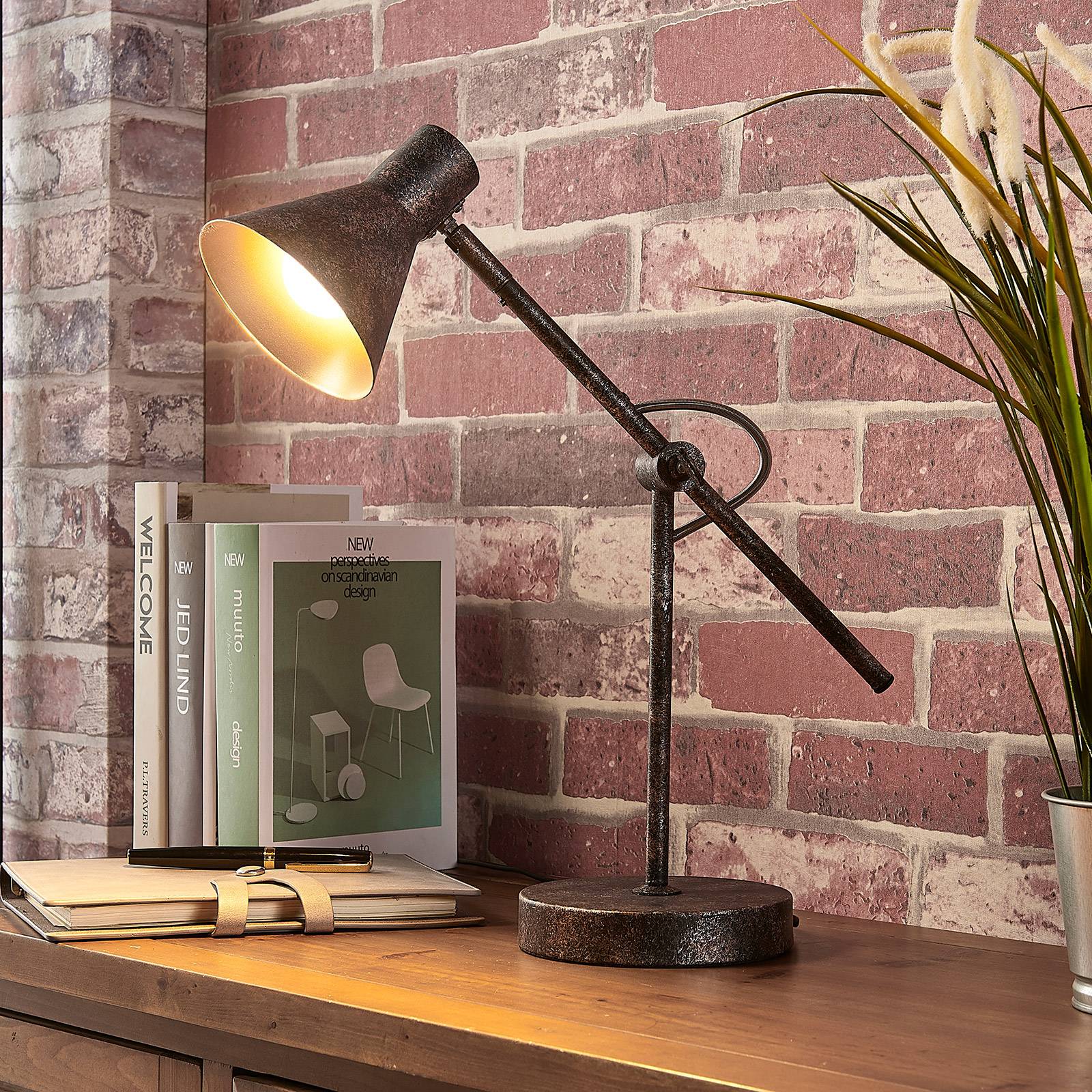 Rostfärgad LED-bordslampa Zera, easydim