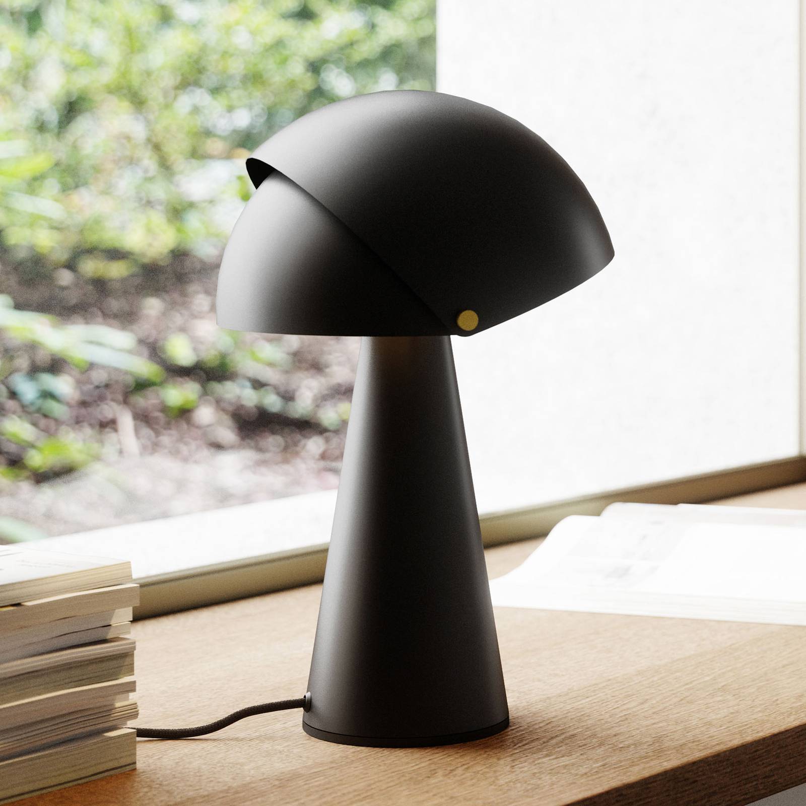 Bordslampa Align med vippbar skärm, svart
