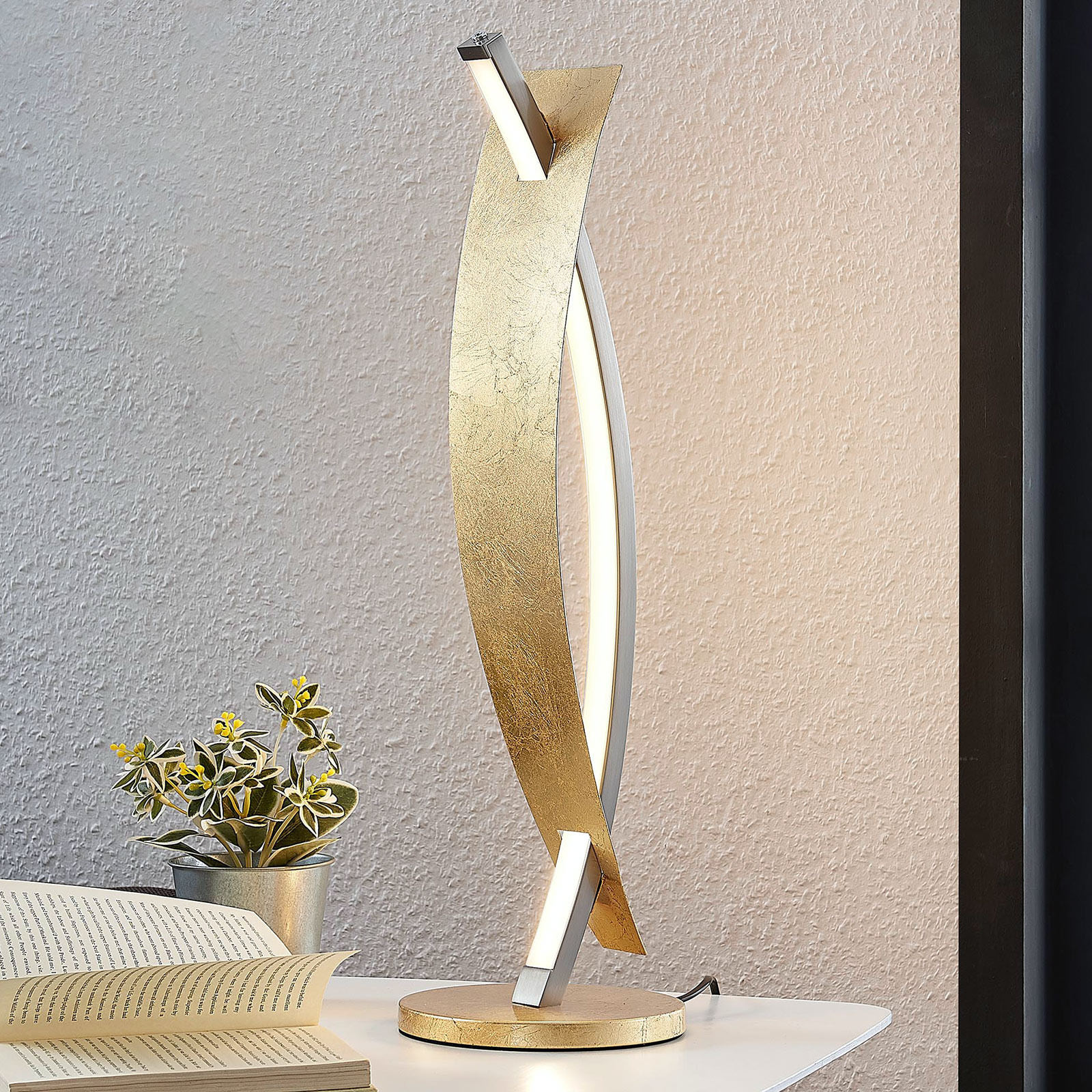 LED-bordslampa Marija i ädel guld-look