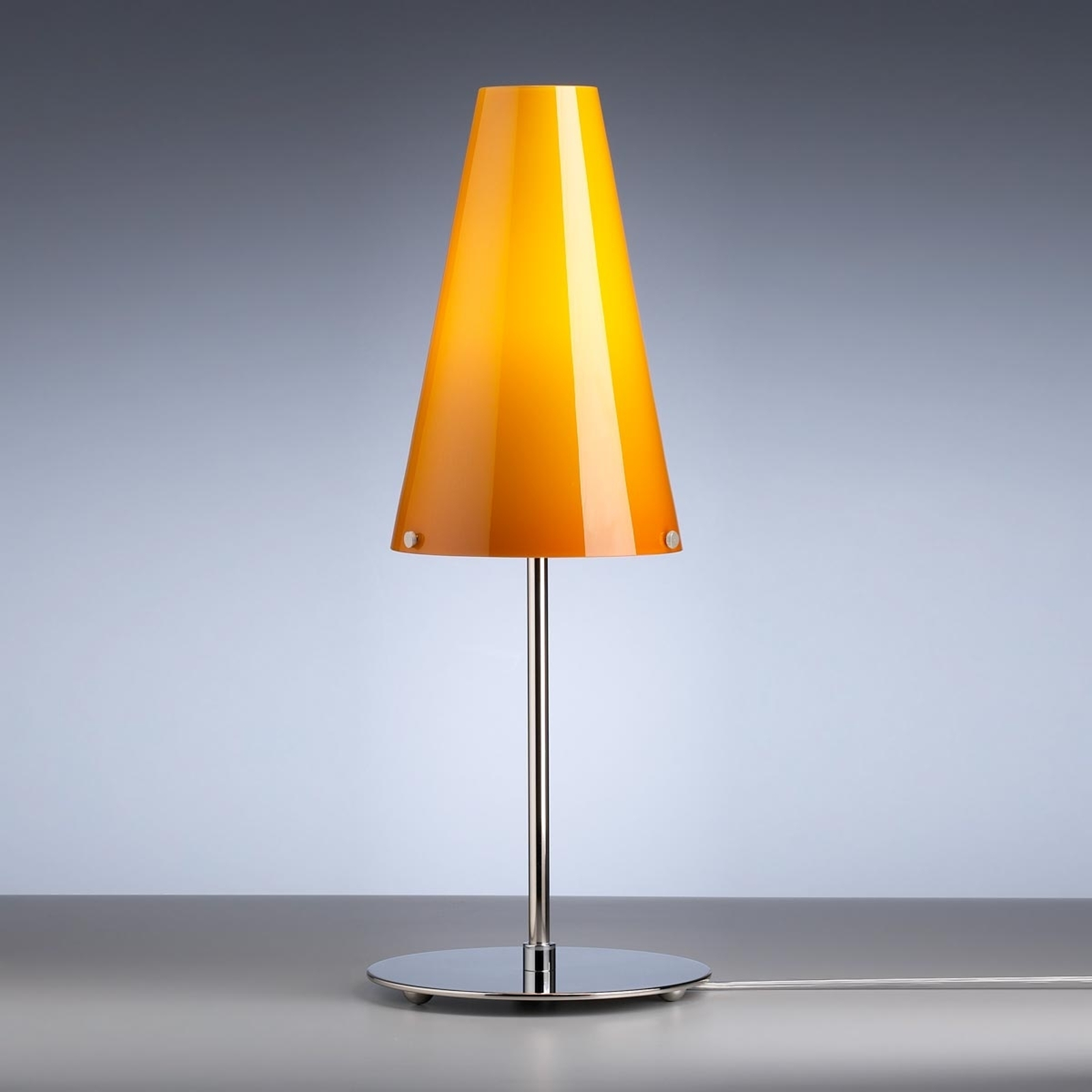 Melonfärgad bordslampa av Walter Schnepel