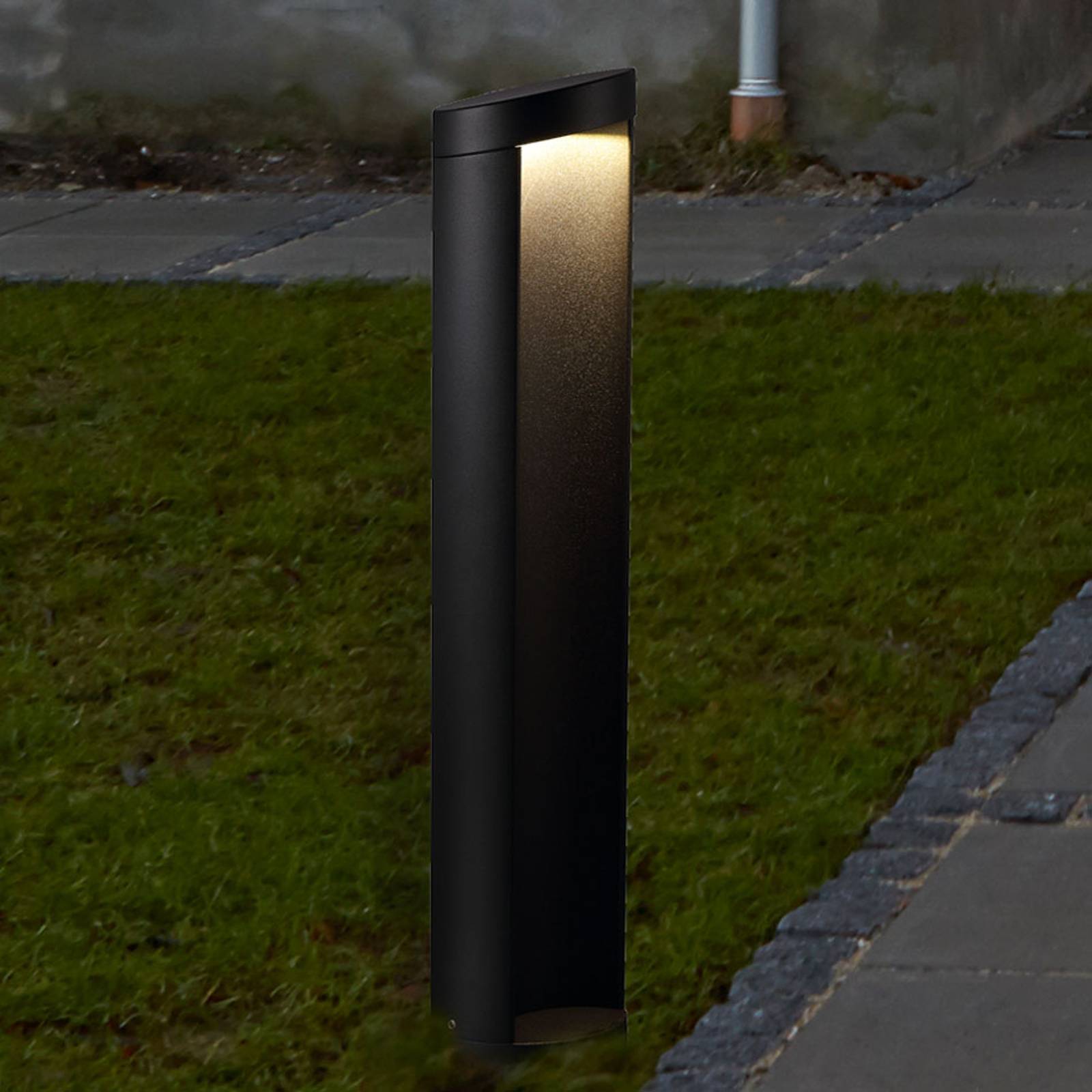 LED-marklykta Mino 45 i form av ett rör