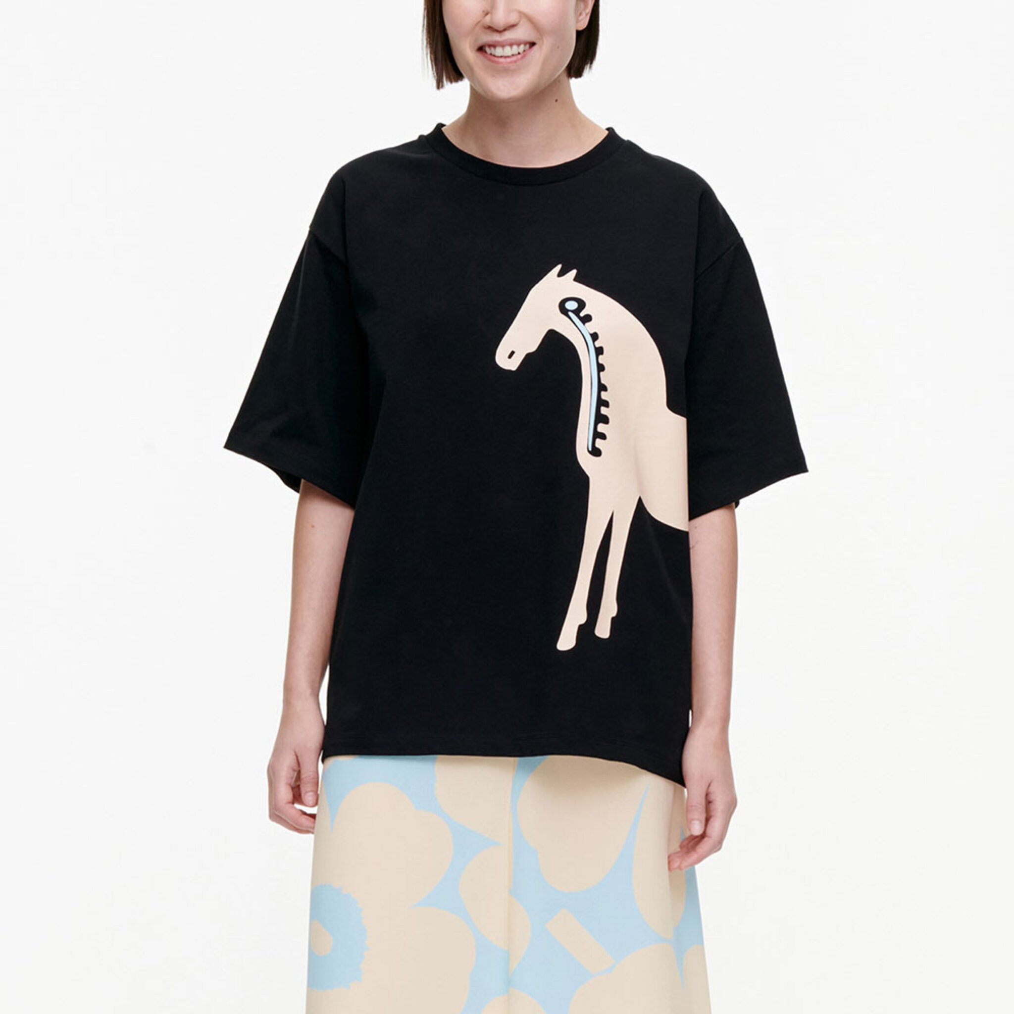 Helmihopea Musta Tamma T-Shirt