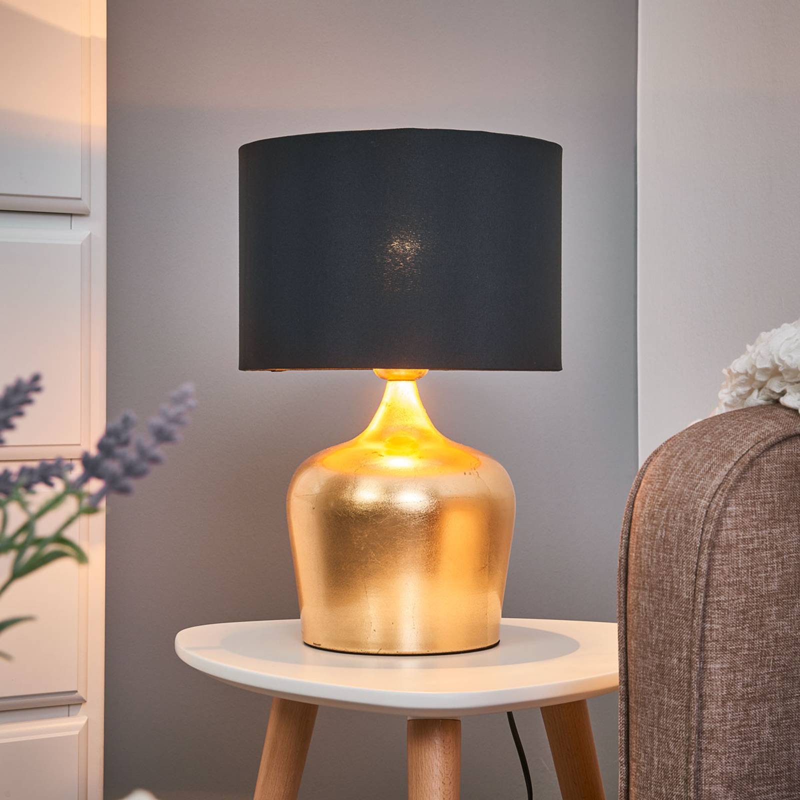 Tilltalande bordslampa Manalba