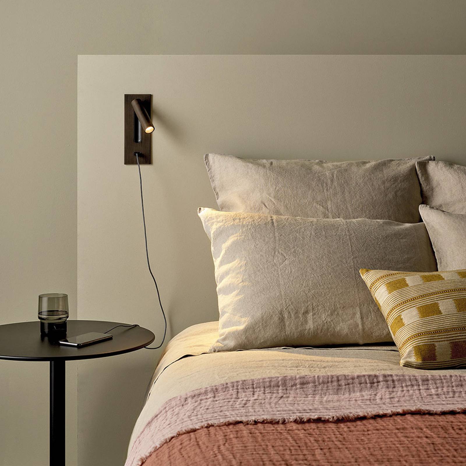Astro Fuse LED USB LED-vägginbyggnadslampa svart
